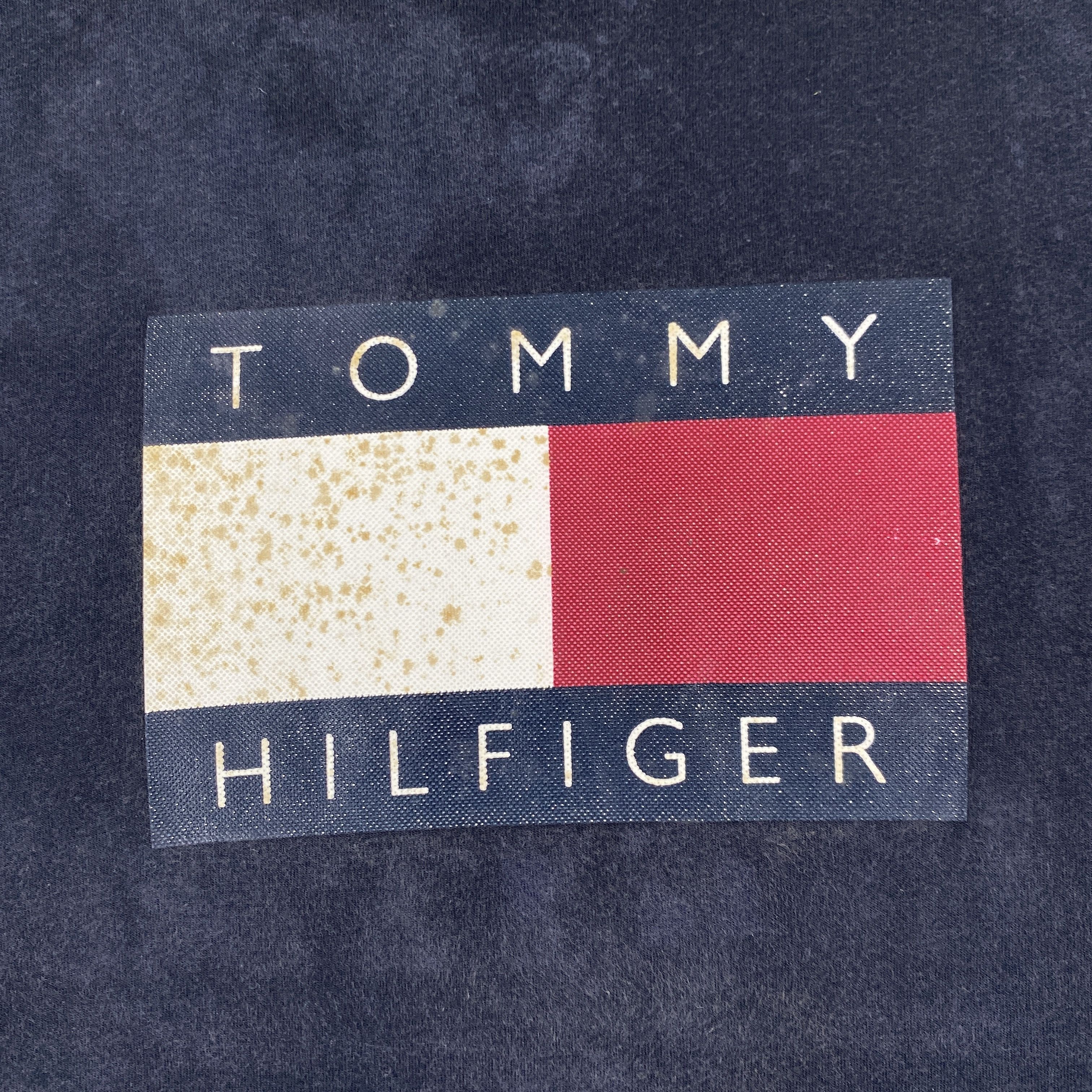 Tommy Hilfiger Vintage Tommy Hilfiger Big Logo Large T-shirt D027 Size US L / EU 52-54 / 3 - 3 Thumbnail