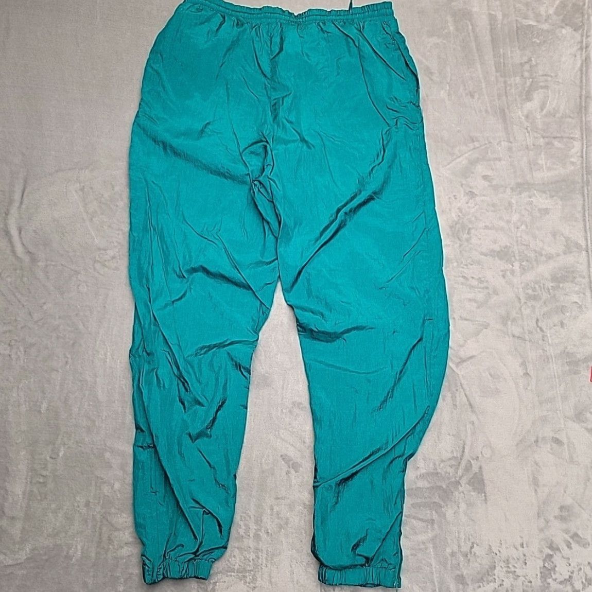 Nike VINTAGE Nike Track Pants Mens XL Green 90s Retro Windbreaker Baggy Elastic Drawstring Zip Leg Nylon Gym Running Jogging Size US 36 / EU 52 - 6 Thumbnail