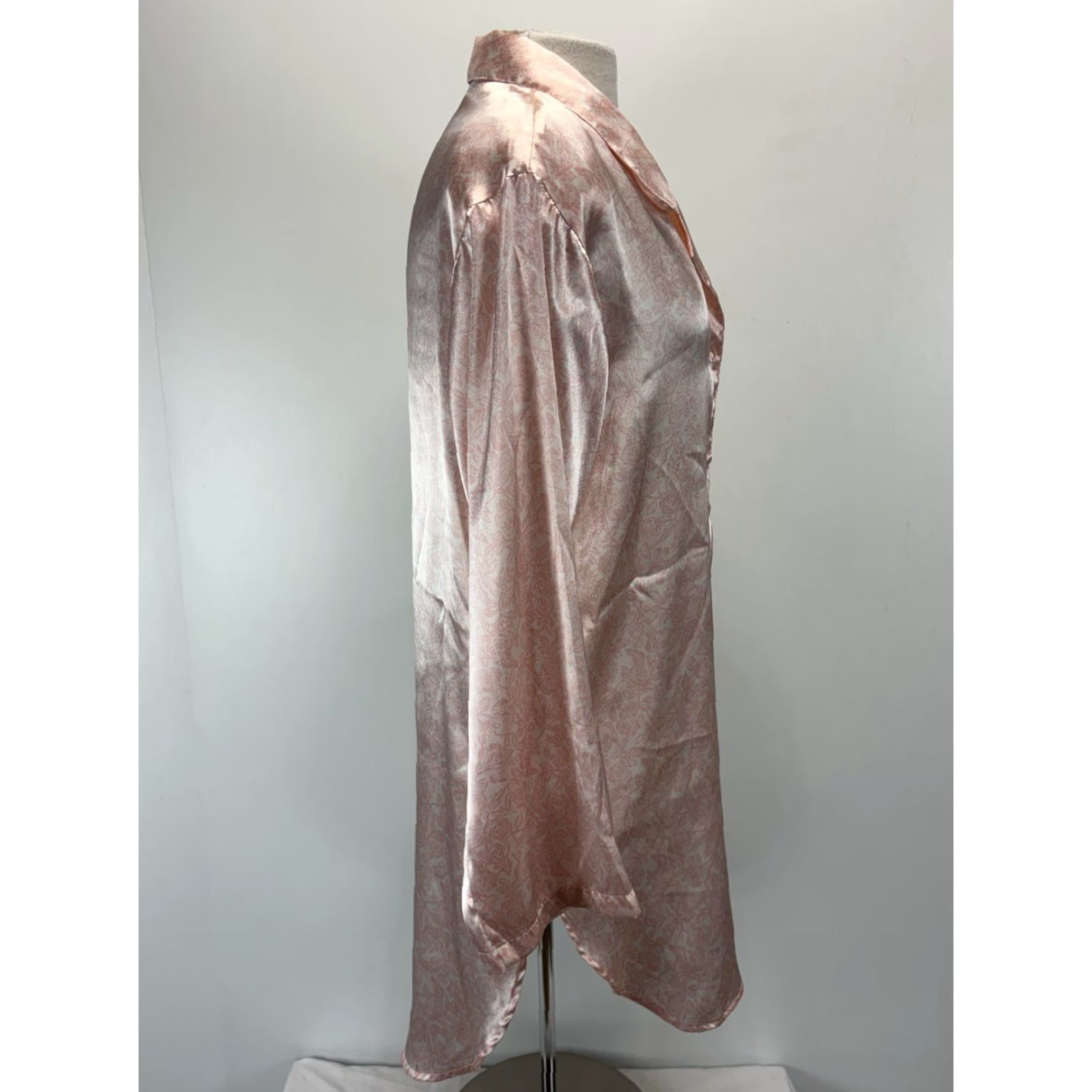 Vintage VINTAGE Cacique Satin Sleepshirt Women's Large Floral Nightgown 90s Pink White Nightwear Size L / US 10 / IT 46 - 4 Thumbnail