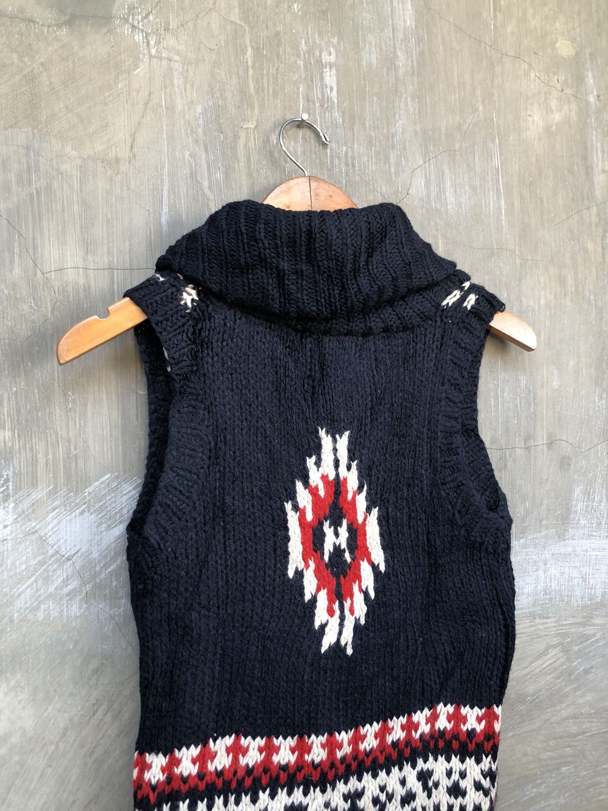 Japanese Brand Vintage Letter Back Number Navajo Pattern Wool Knit Vest Size US M / EU 48-50 / 2 - 6 Thumbnail