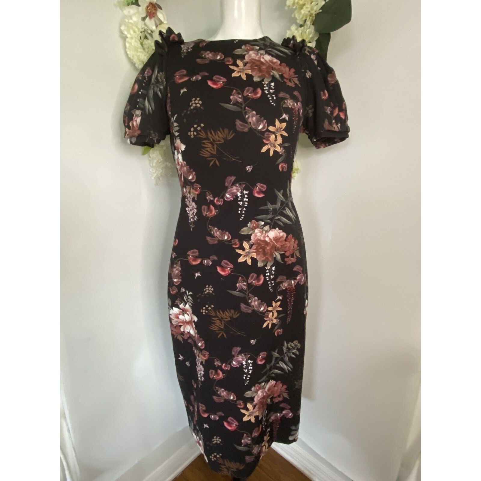 image of Designer Antonio Melani Midi Dress Size 4 Floral Pencil in Black/Floral, Women's