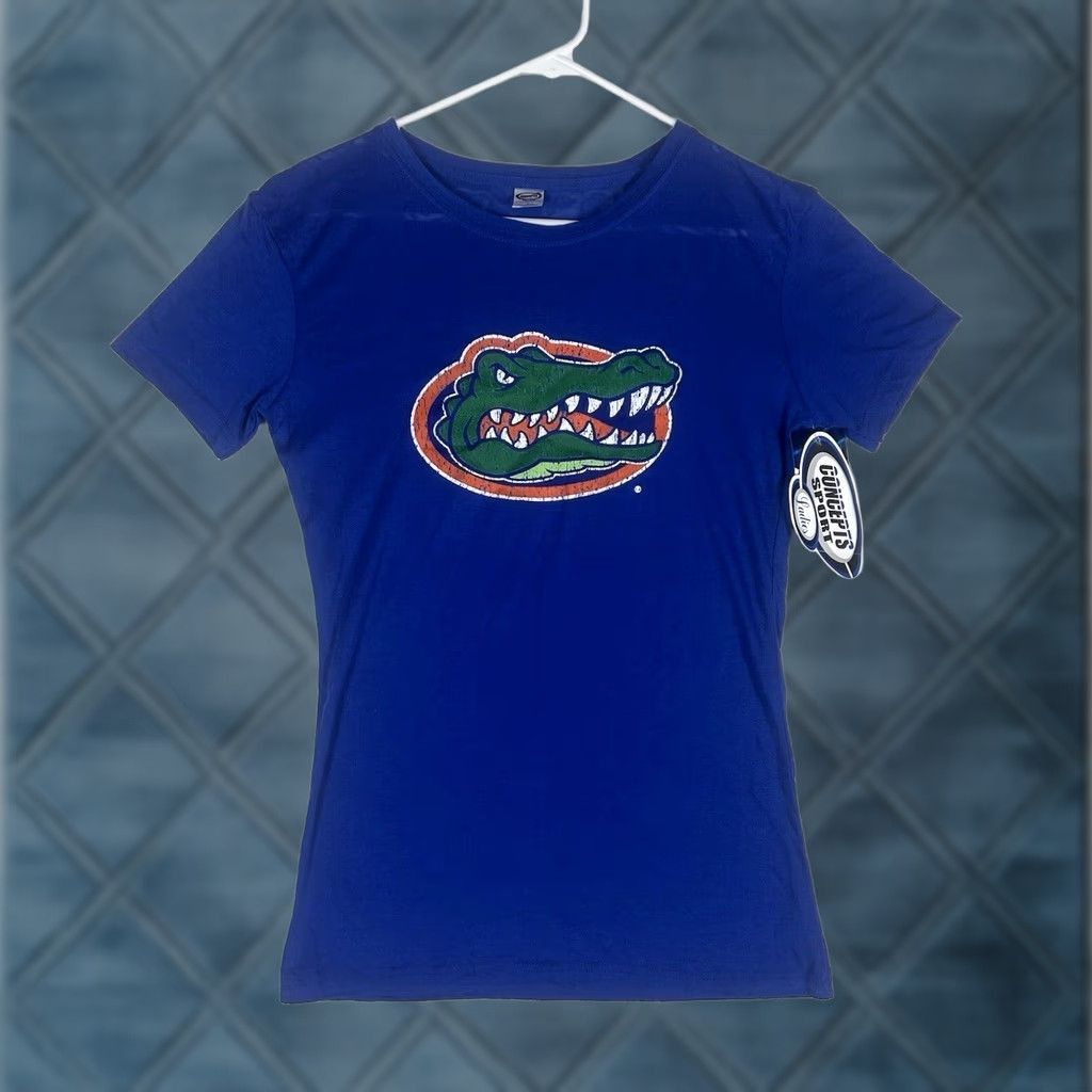 Vintage VINTAGE? (No) Florida Gators Womens T-Shirt L Blue Lightweight Seethrough NWT Concepts Sports Shirt Womens Team Florida 90s? NI Size L / US 10 / IT 46 - 1 Thumbnail