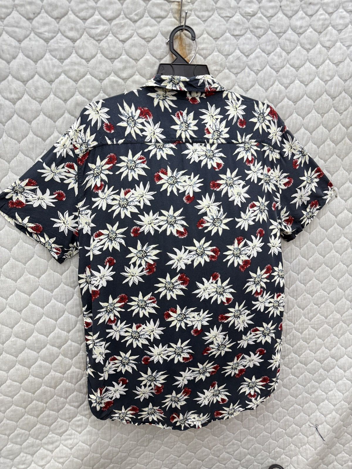 Quiksilver 🔥🔥🔥ARCHIVE QUIKSILVER HAWAII SHIRTS Size US M / EU 48-50 / 2 - 9 Thumbnail