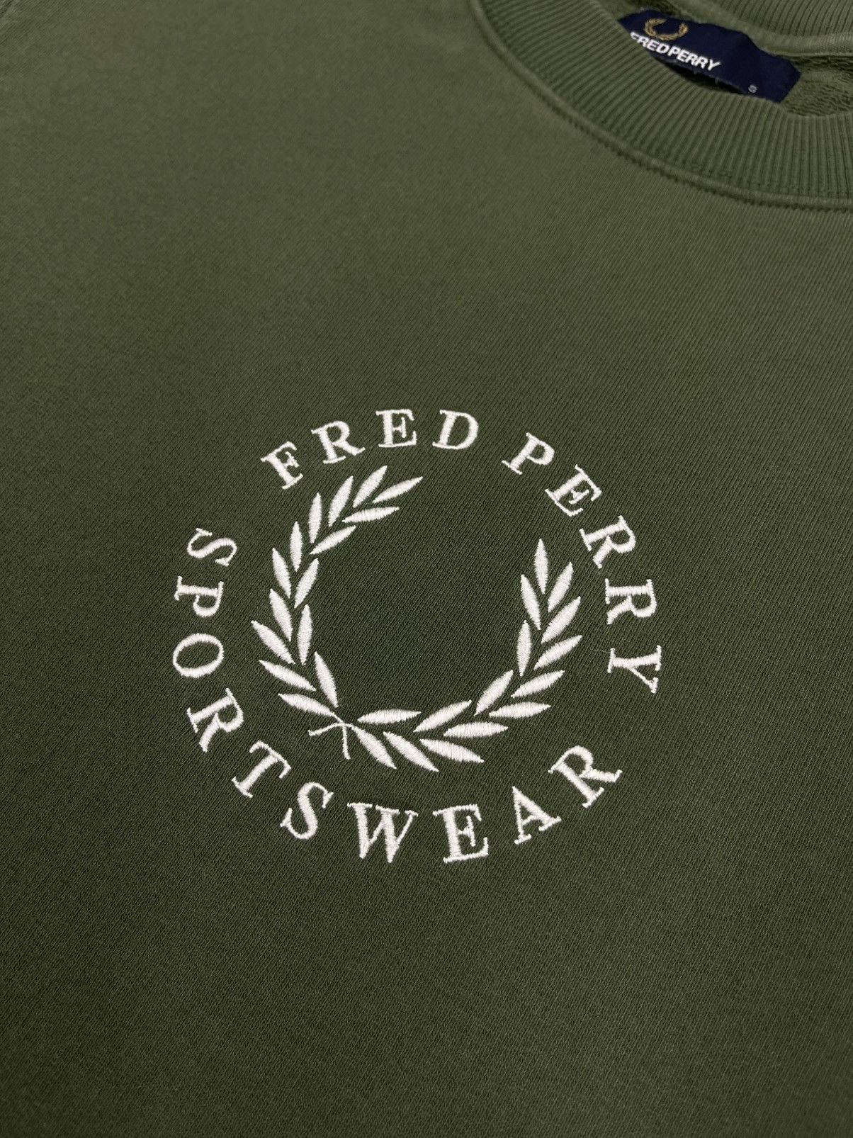 Fred Perry Mens Fred Perry Crewneck Sweatshirt Green Big Center Logo Size US S / EU 44-46 / 1 - 5 Thumbnail