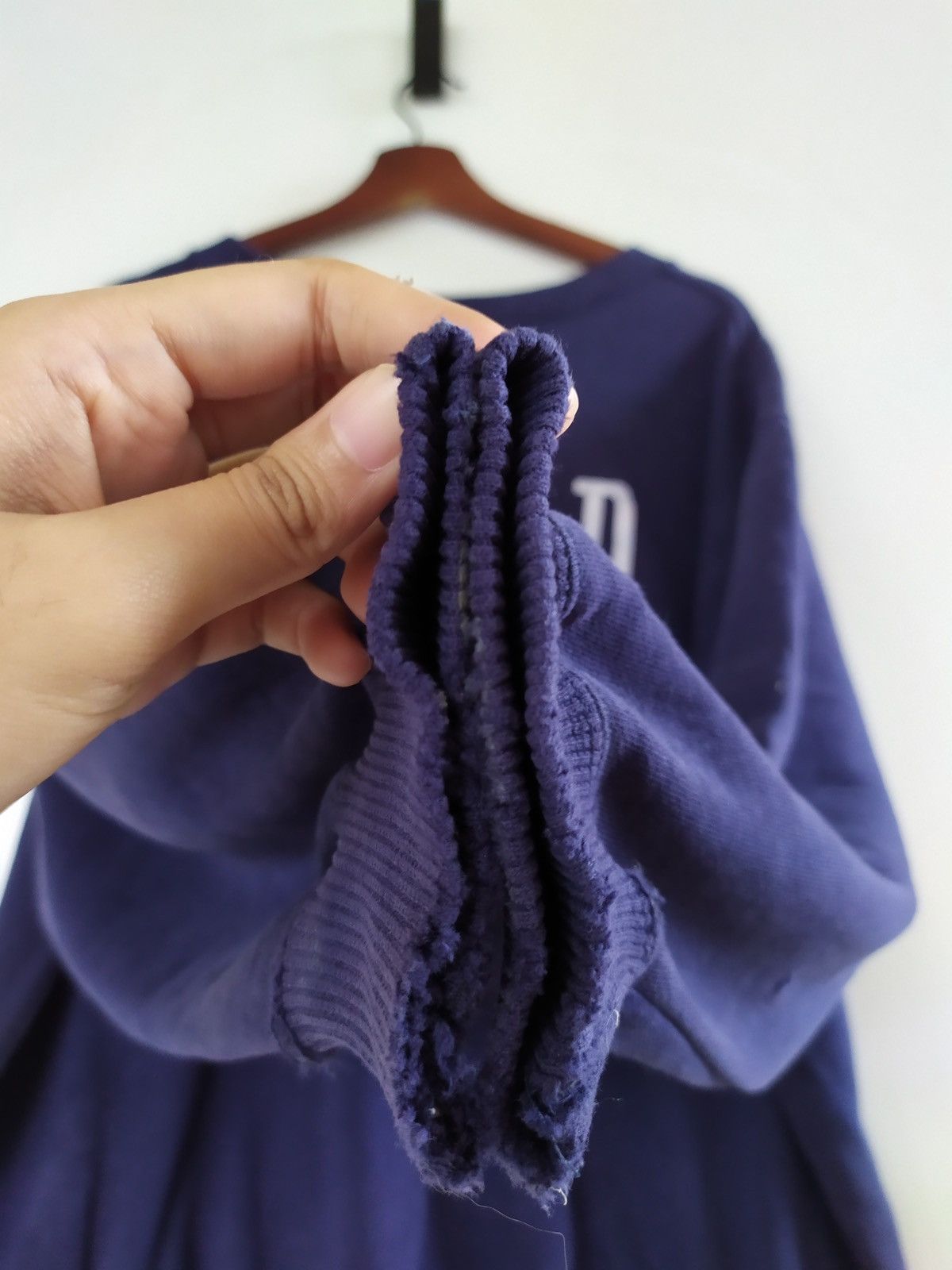 Gap × Vintage Vintage 90s Gap Big Logo Crewneck Sweatshirt Size US L / EU 52-54 / 3 - 3 Thumbnail