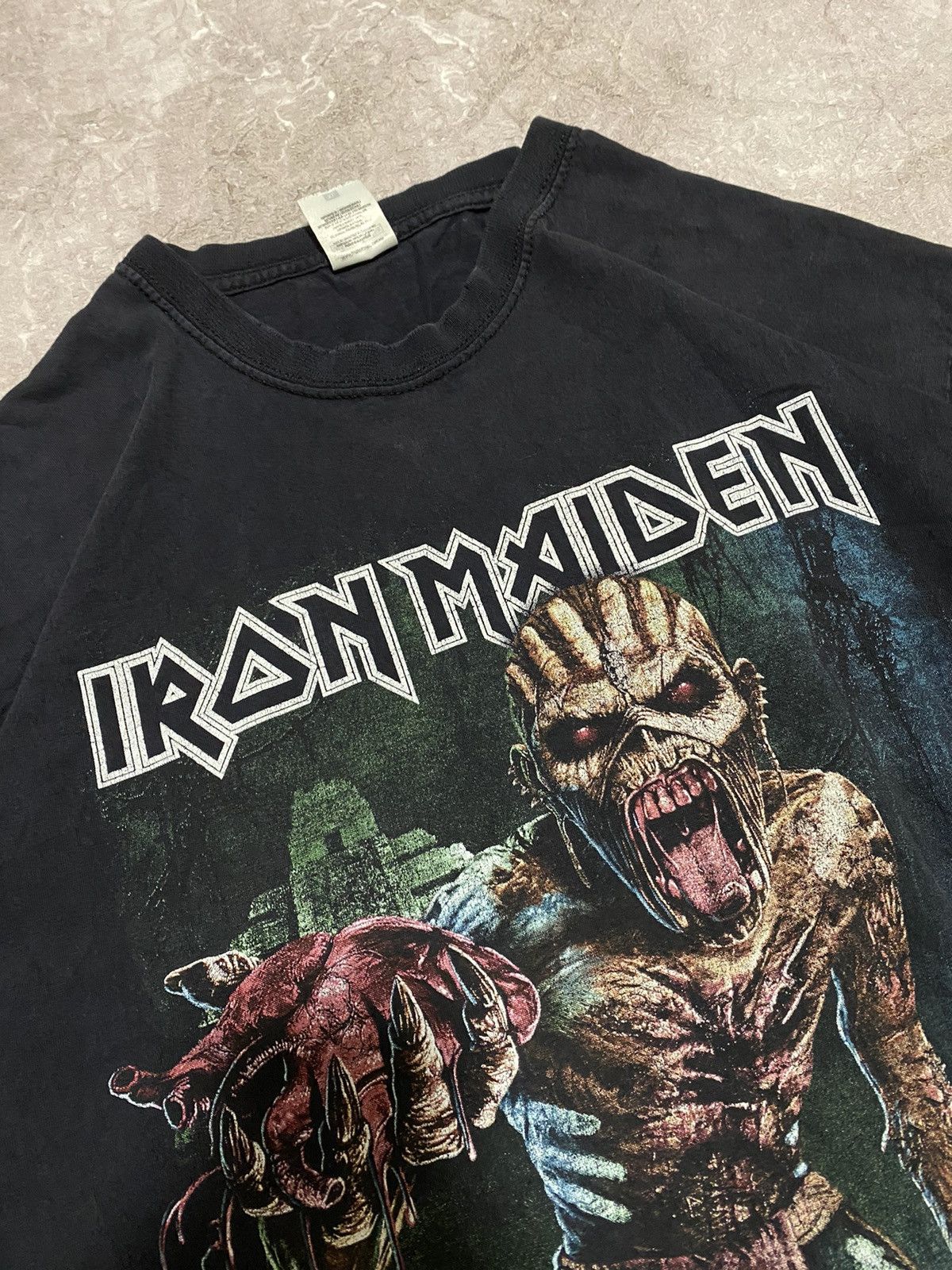 Iron Maiden Vintage Iron Maiden 2017 World Tour Shirt The Book of Souls Size US XL / EU 56 / 4 - 8 Thumbnail