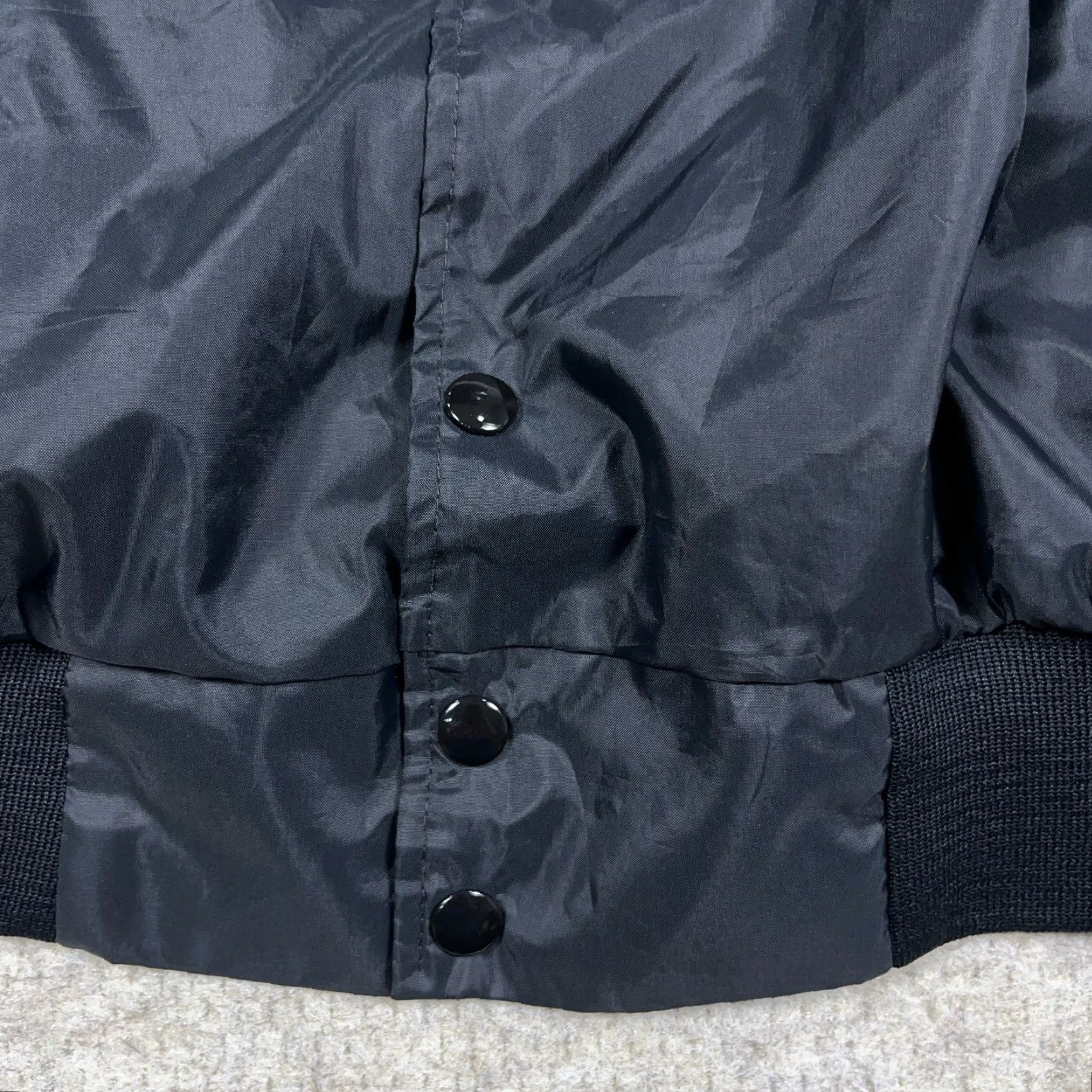 Vintage VINTAGE Hartwell Nylon Satin Bomber Jacket Men L Black 90s 80s Jacket Short Style Casual Pockets Made In USA Size US L / EU 52-54 / 3 - 3 Thumbnail