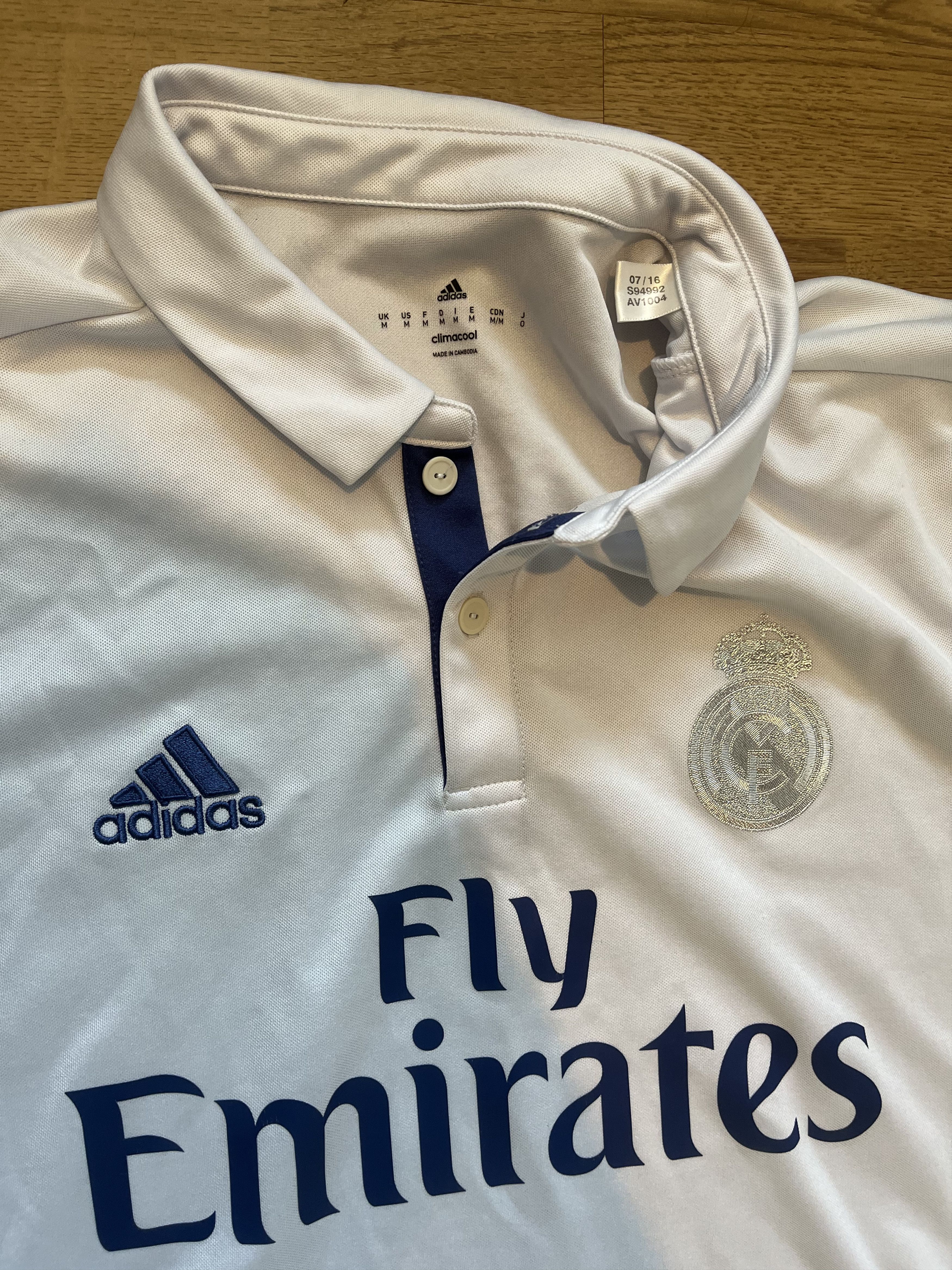 Vintage Real Madrid 2016 football kit Size US M / EU 48-50 / 2 - 2 Thumbnail