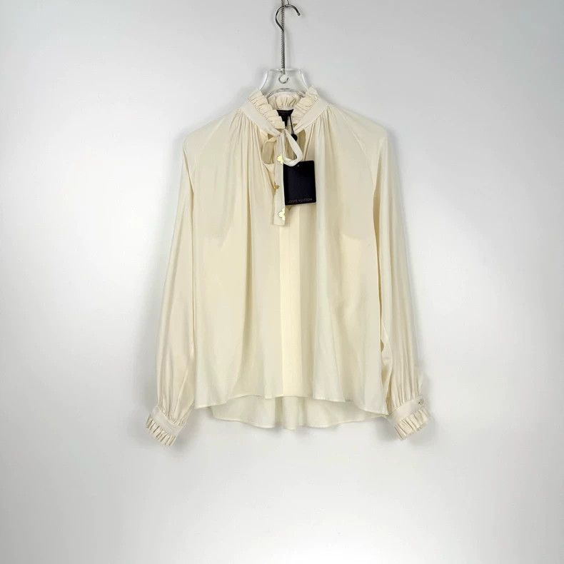 Louis Vuitton Louis Vuitton Beige lace silk shirt 2505-Nextarrow Size XS / US 0-2 / IT 36-38 - 3 Thumbnail