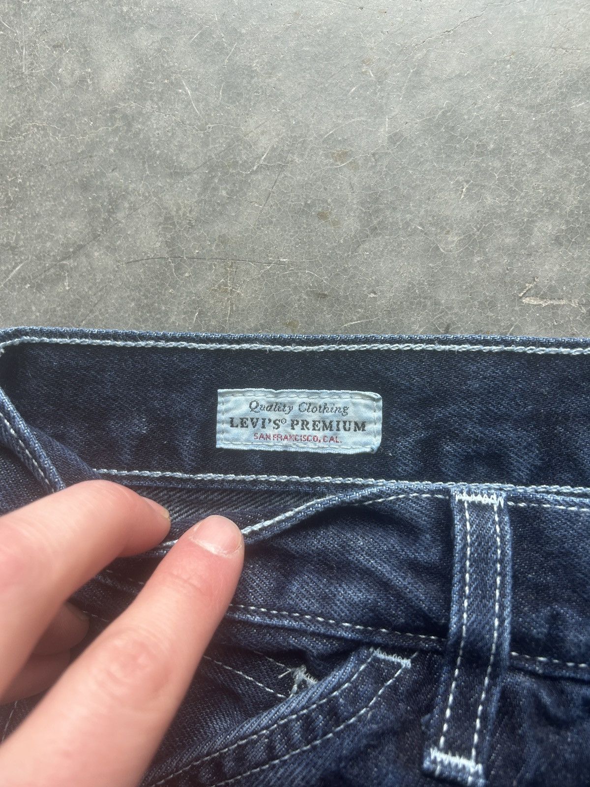 Levi's × Vintage Vintage Y2K Levi’s Carpenter Jeans Dark Wash Size US 29 - 8 Thumbnail