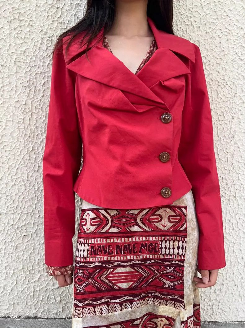 Vivienne Westwood Vivienne Westwood A red shirt with a crumpled, wide collar Size M / US 6-8 / IT 42-44 - 1 Thumbnail