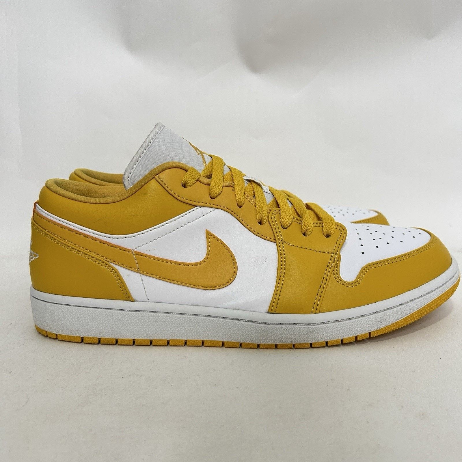 Jordan Brand Nike Air Jordan 1 Low “Pollen/Yellow White” 553558-171 Size US 13 / EU 46 - 4 Thumbnail