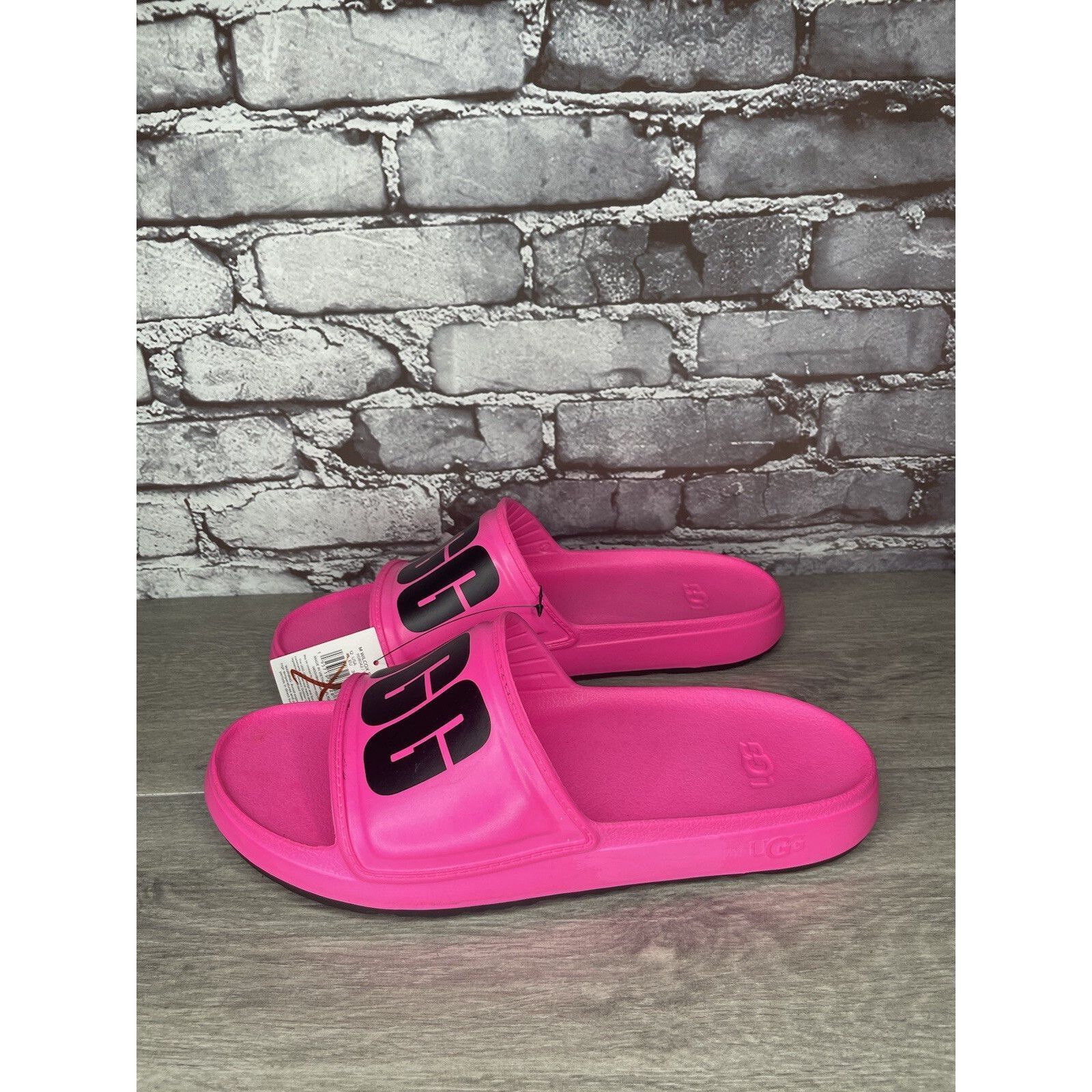 Ugg UGG WILCOX SLIDE Pink Rubber Light Waterproof Sport Sandals Size US 12 / EU 45 - 16 Thumbnail