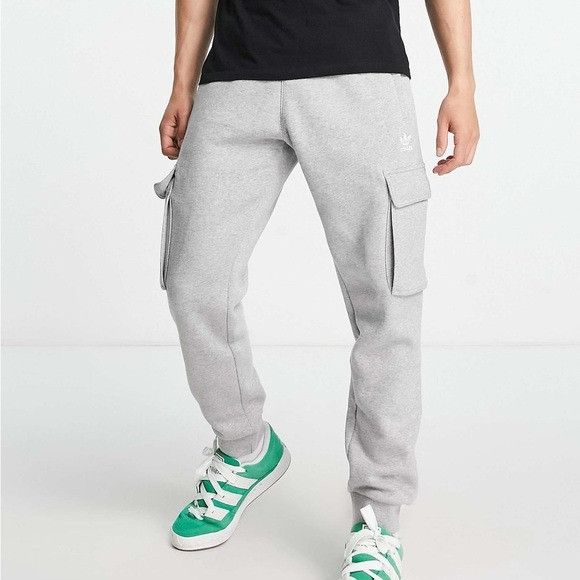 Adidas NWT ADIDAS LIGHT GRAY SLIM FIT CARGO STRAIGHT LEG SWEATPANTS Size US 30 / EU 46 - 3 Thumbnail