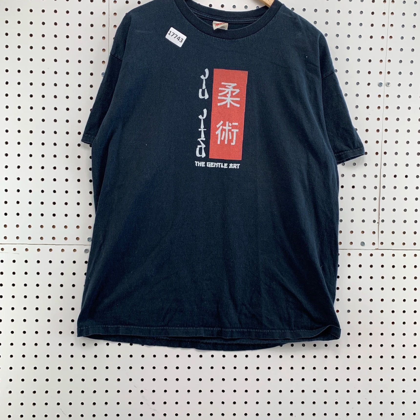 Fruit Of The Loom VINTAGE The Gentle Heat Shirt Black Adult XL Short Sleeve JUJUTSU Fits 22X28 Size US XL / EU 56 / 4 - 6 Thumbnail