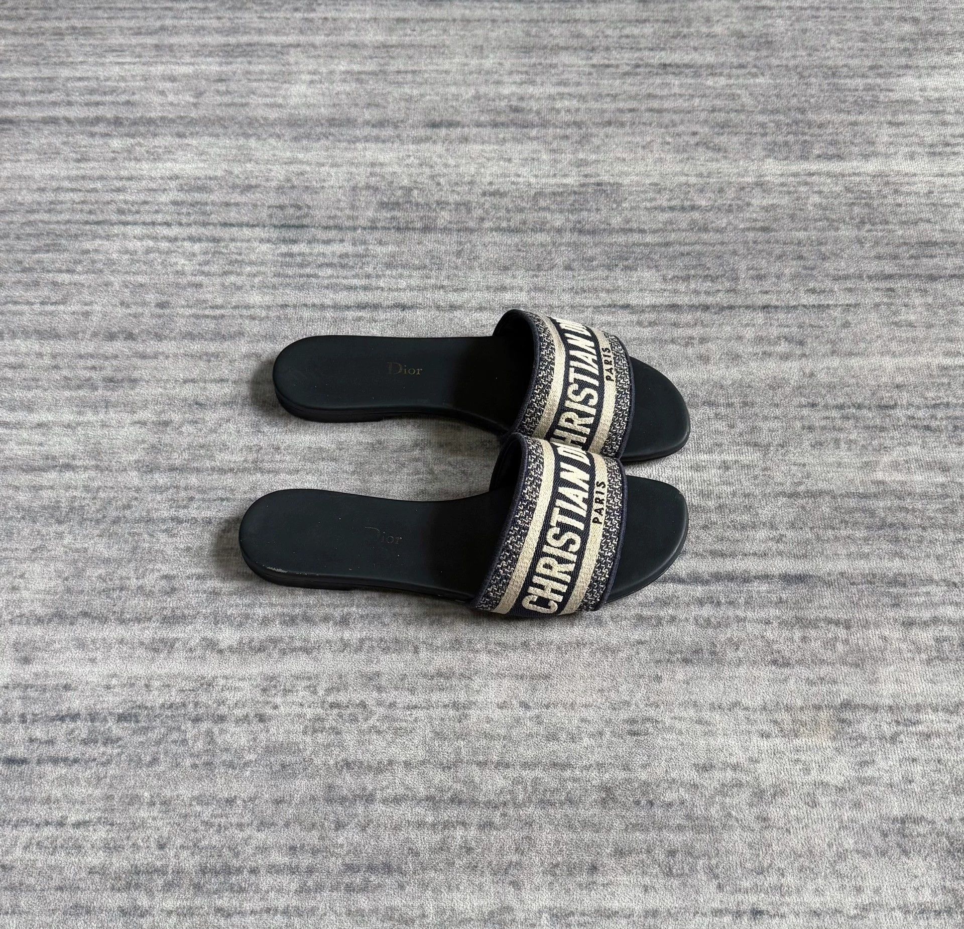 Dior Dior Oblique Embroidered Flat Slipper Navy 36.5 Size US 6 / IT 36 - 2 Thumbnail