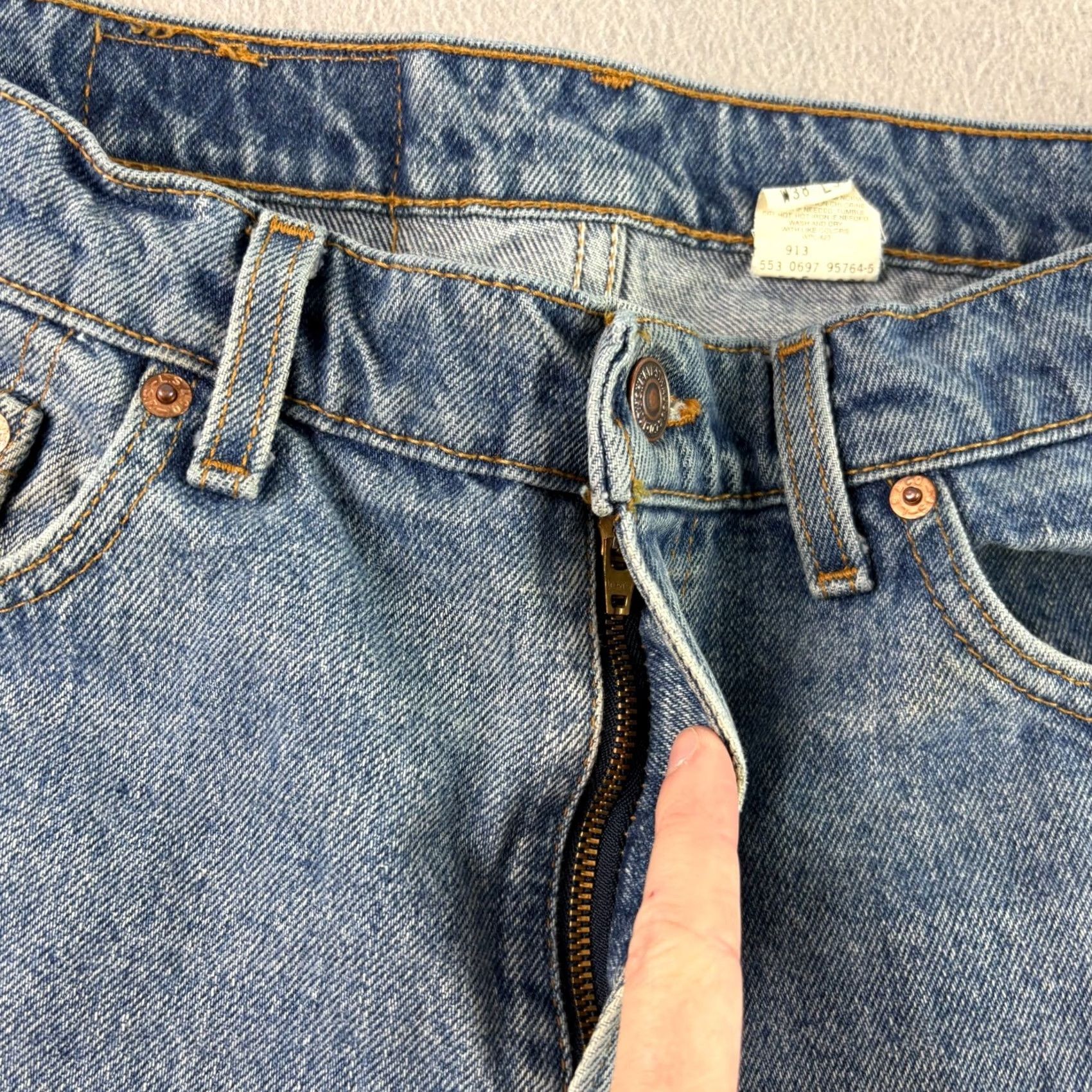 Levi's VINTAGE Levi's 505 Jeans Mens 38x30 Blue Denim 90s Straight Style Jeans Regular Mens Size US 38 / EU 54 - 4 Thumbnail