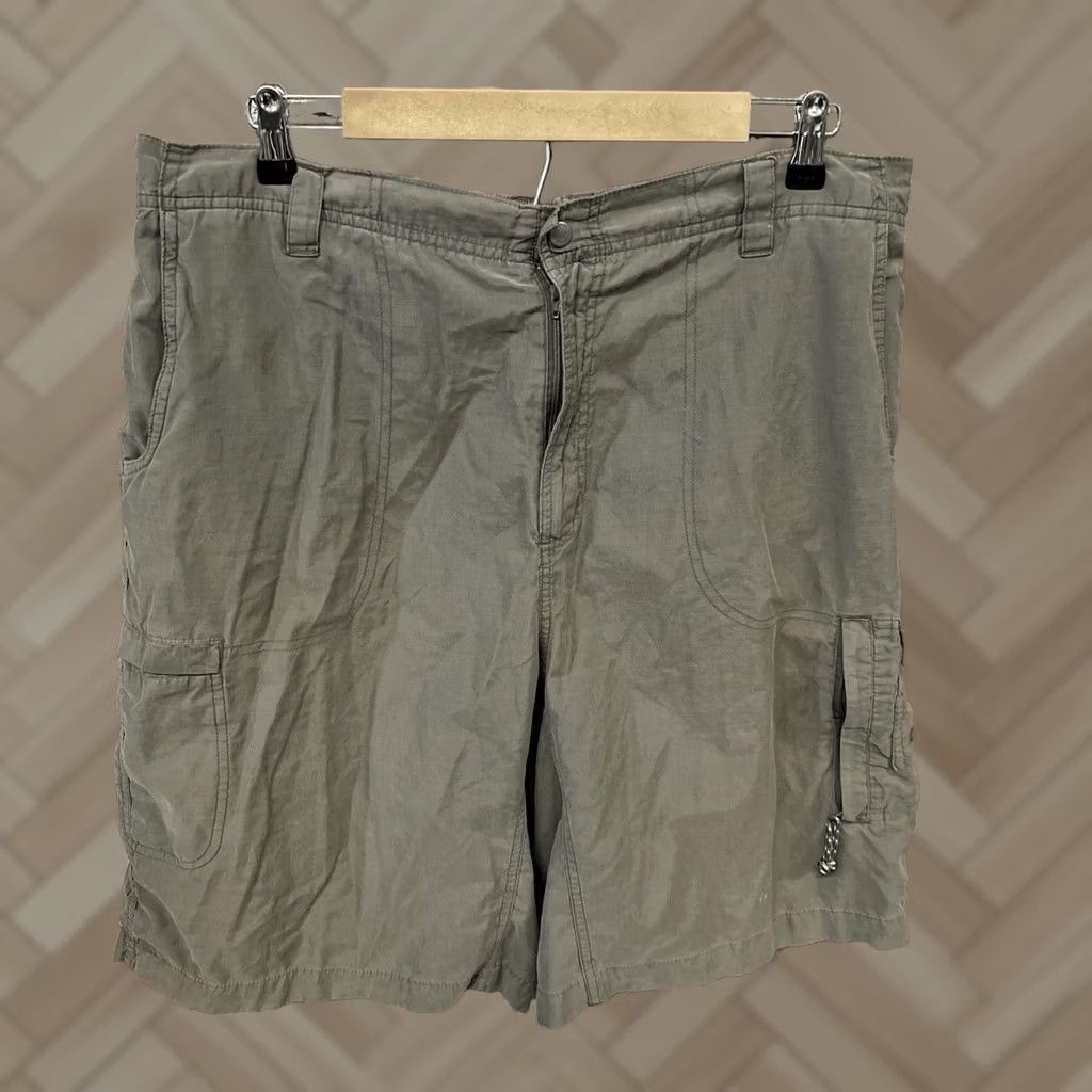 Vintage Columbia Shorts Mens Size 38 Nylon Polyester Cotton Blend Cargo Outdoor Tan Size US 38 / EU 54 - 1 Thumbnail