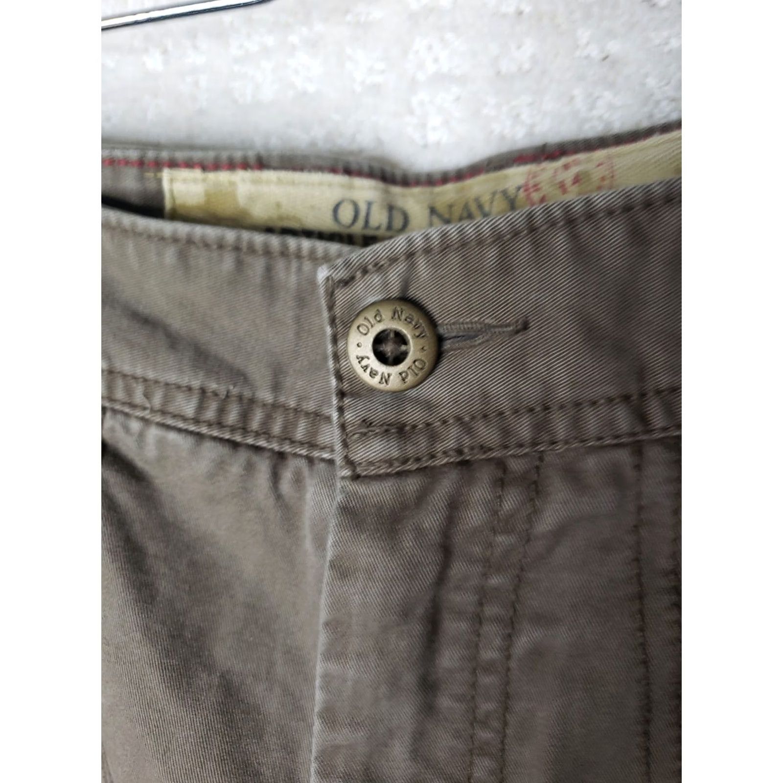 Old Navy Old Navy Cargo Shorts Mens 29 Tan Brown Twill 12 Inseam Casual Outdoor Cotton Zip Regular Flat Front Pocketed Size US 29 - 6 Thumbnail