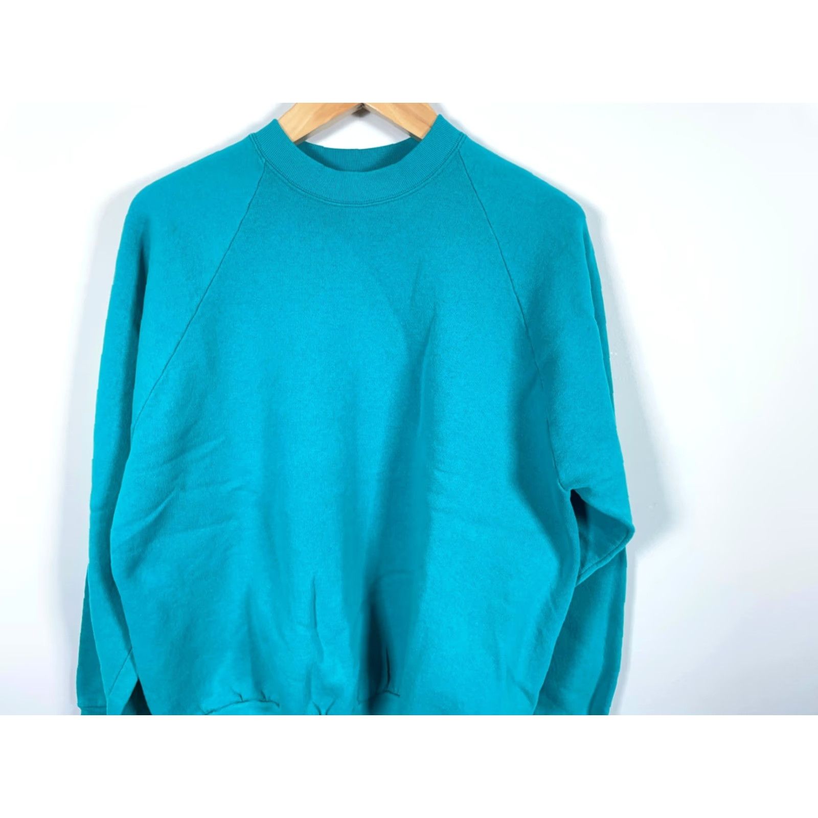 Vintage VINTAGE 90s Sweatshirt Mens Large Teal Crewneck Raglan Sleeves Solid Cotton Blend Lightweight Pullover Shirts Mens Size US L / EU 52-54 / 3 - 4 Thumbnail