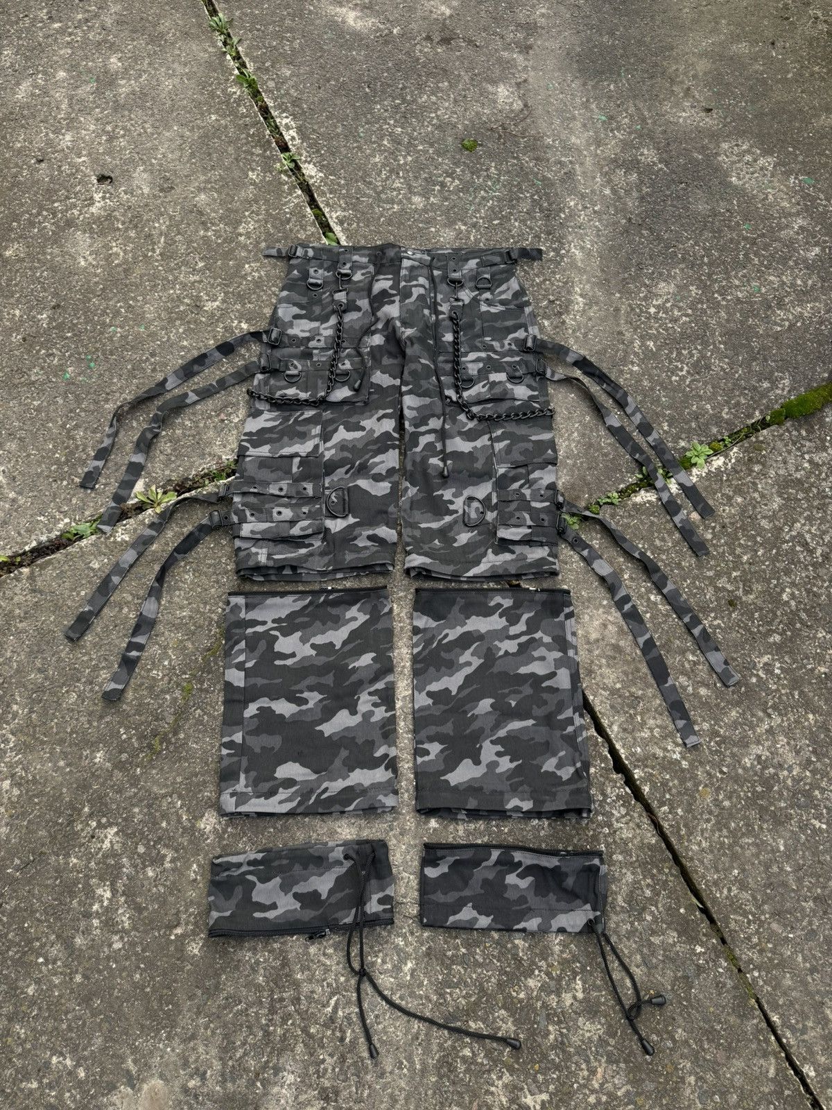 Japanese Brand 🔥VERY RARE GOTHICANA BY EMP AVANT GARDE BONDAGE CARGO PANTS🔥 Size US 34 / EU 50 - 19 Thumbnail