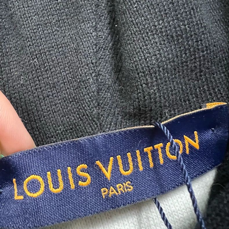 Louis Vuitton Louis Vuitton Full print gradient hooded sweatshirt Size US S / EU 44-46 / 1 - 3 Thumbnail