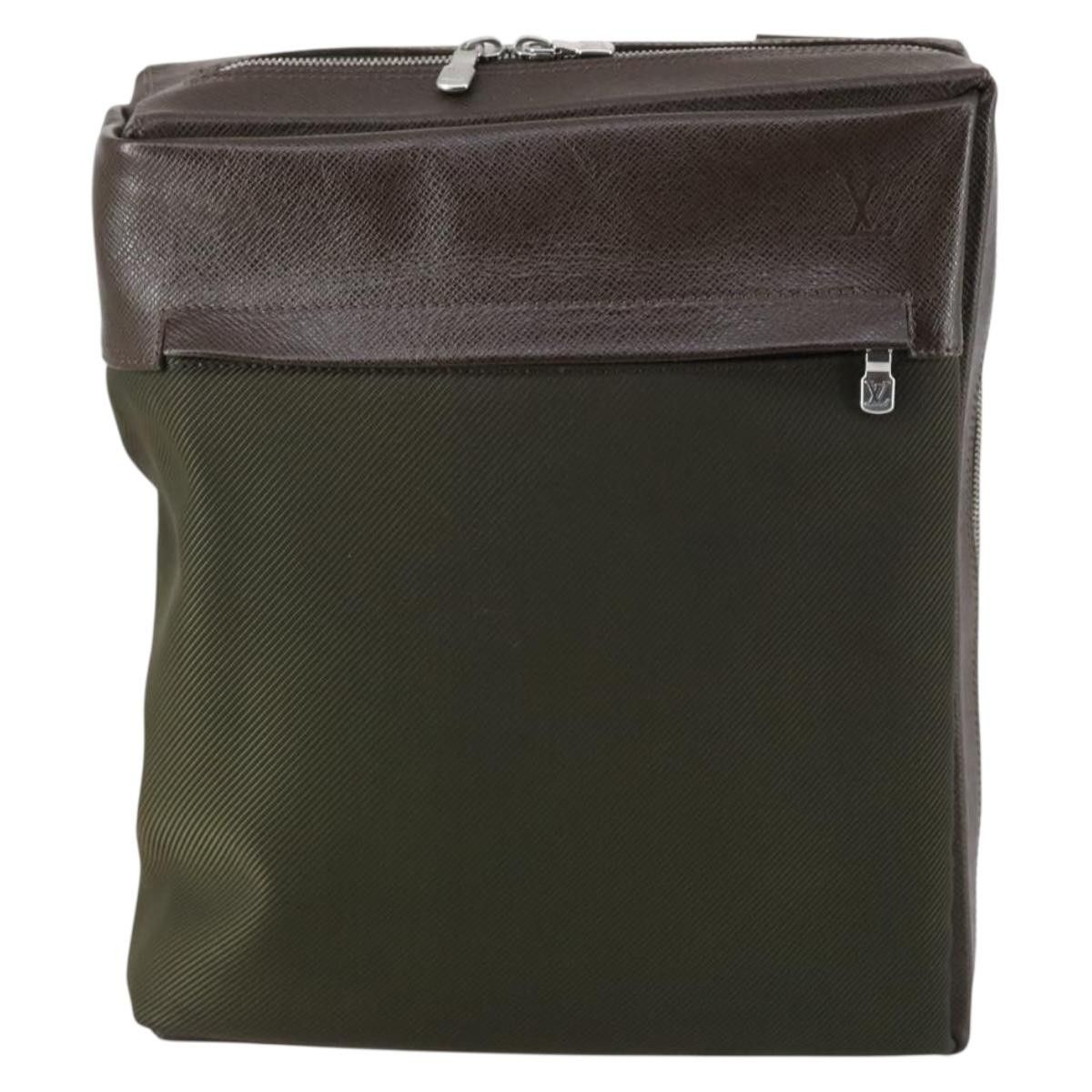 LOUIS VUITTON Taiga Beluga Shoulder Bag Grizzly M30918