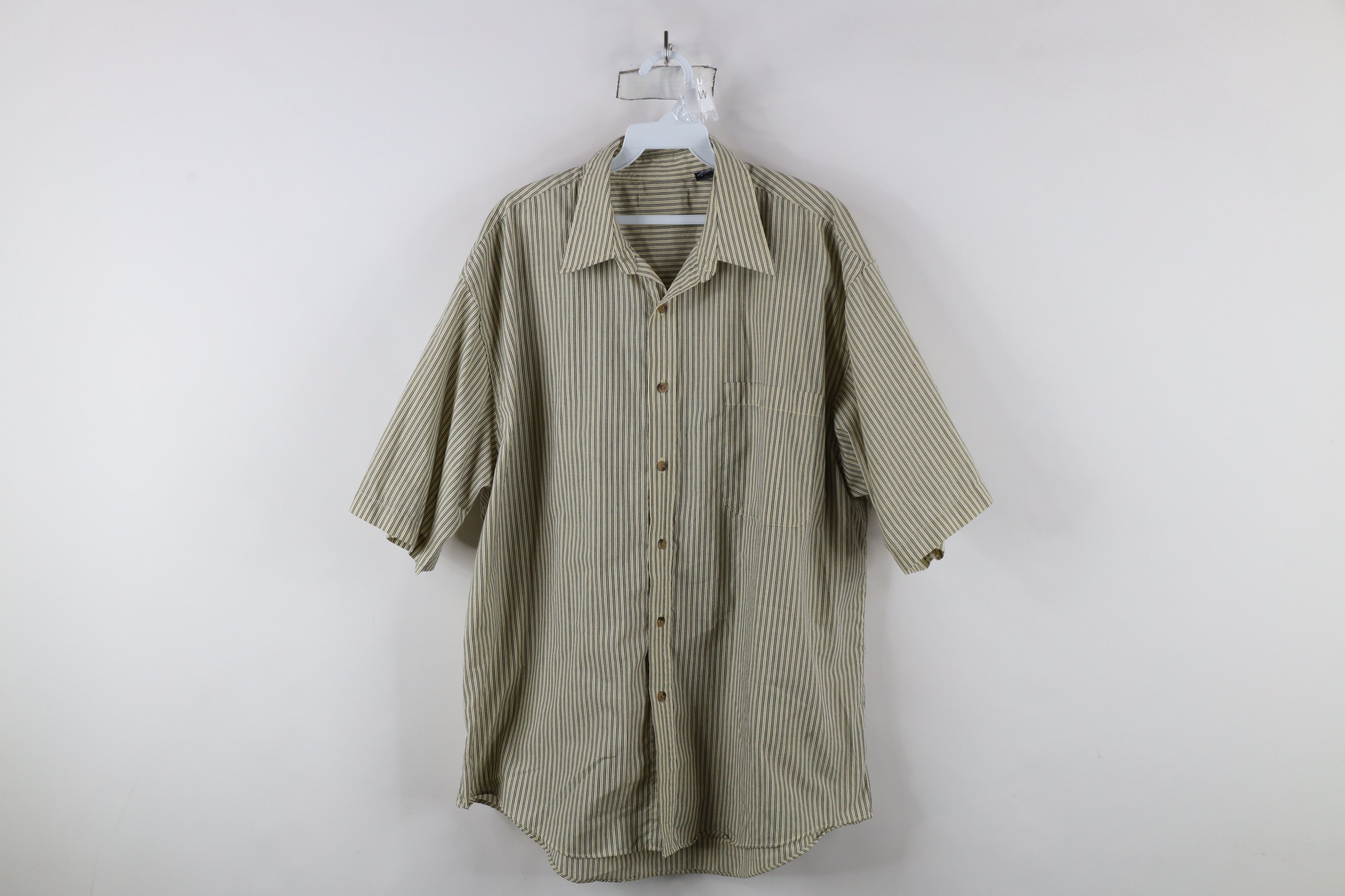 Vintage Vintage 90s Streetwear Short Sleeve Collared Button Shirt Size US L / EU 52-54 / 3 - 1 Thumbnail