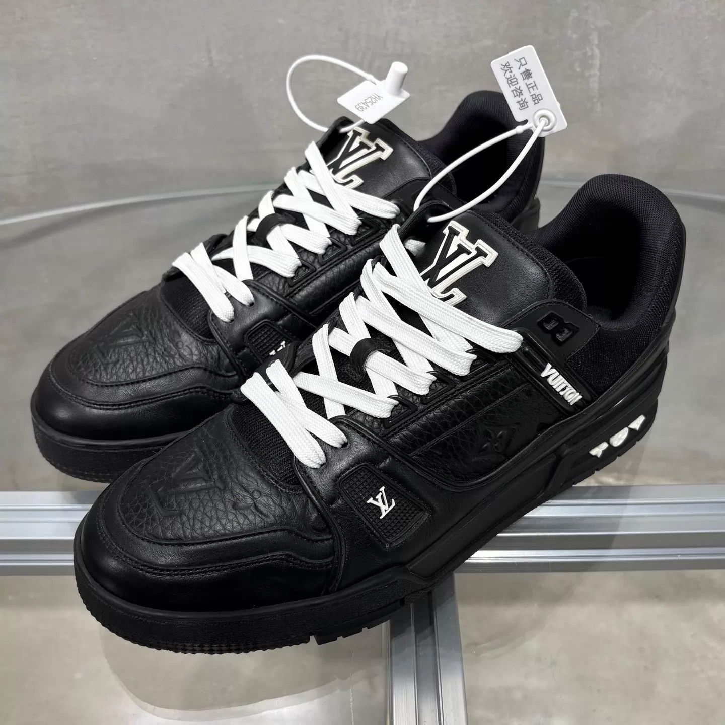 Louis Vuitton LV Trainer Black UK7.5 / 41.5 Size US 8.5 / EU 41-42 - 2 Thumbnail