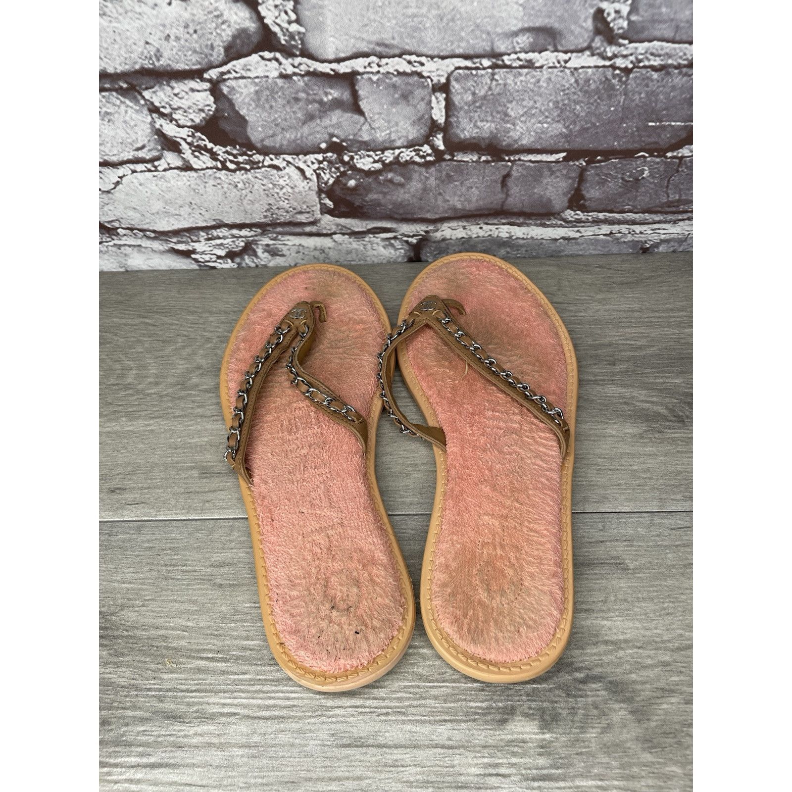 Chanel CHANEL Lambskin CC Chain Pink Leather Designer Thong Sandals Size US 9.5 / IT 39.5 - 4 Thumbnail