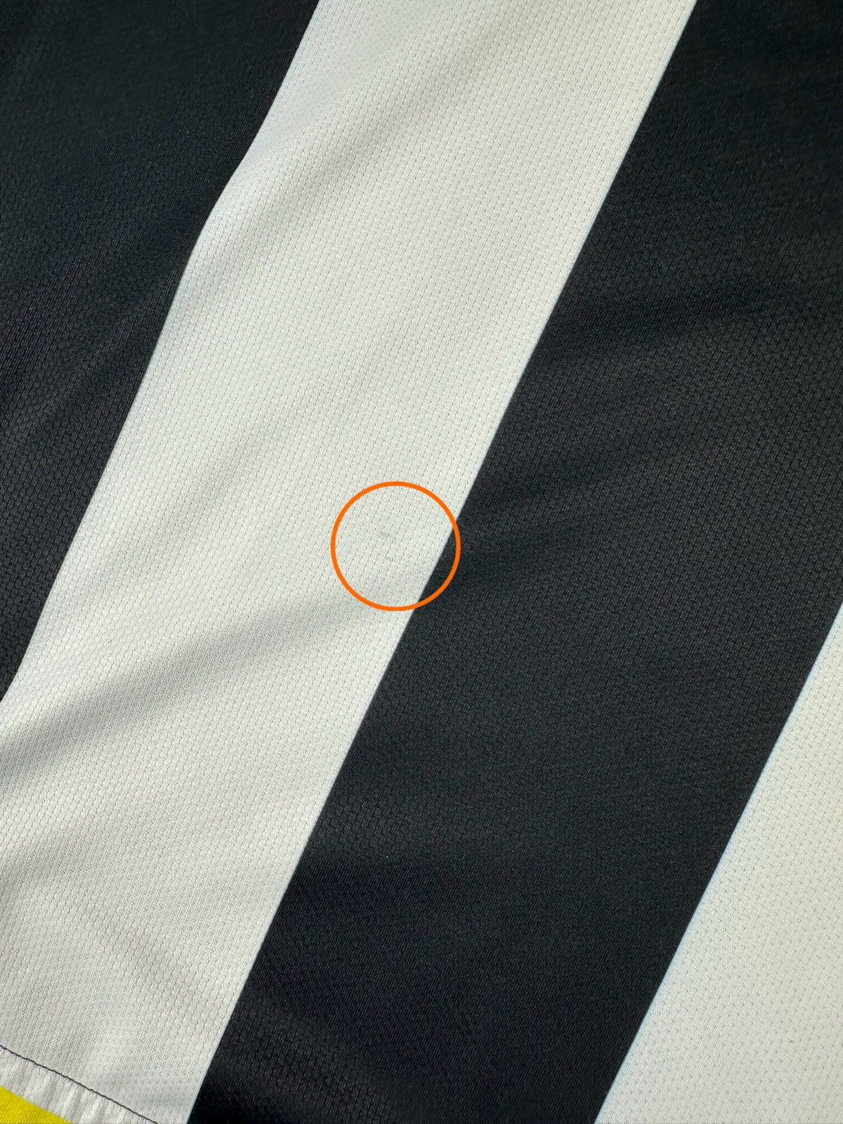 Nike Nike Juventus 2009/10 Home Soccer Football Jersey Size US S / EU 44-46 / 1 - 6 Thumbnail