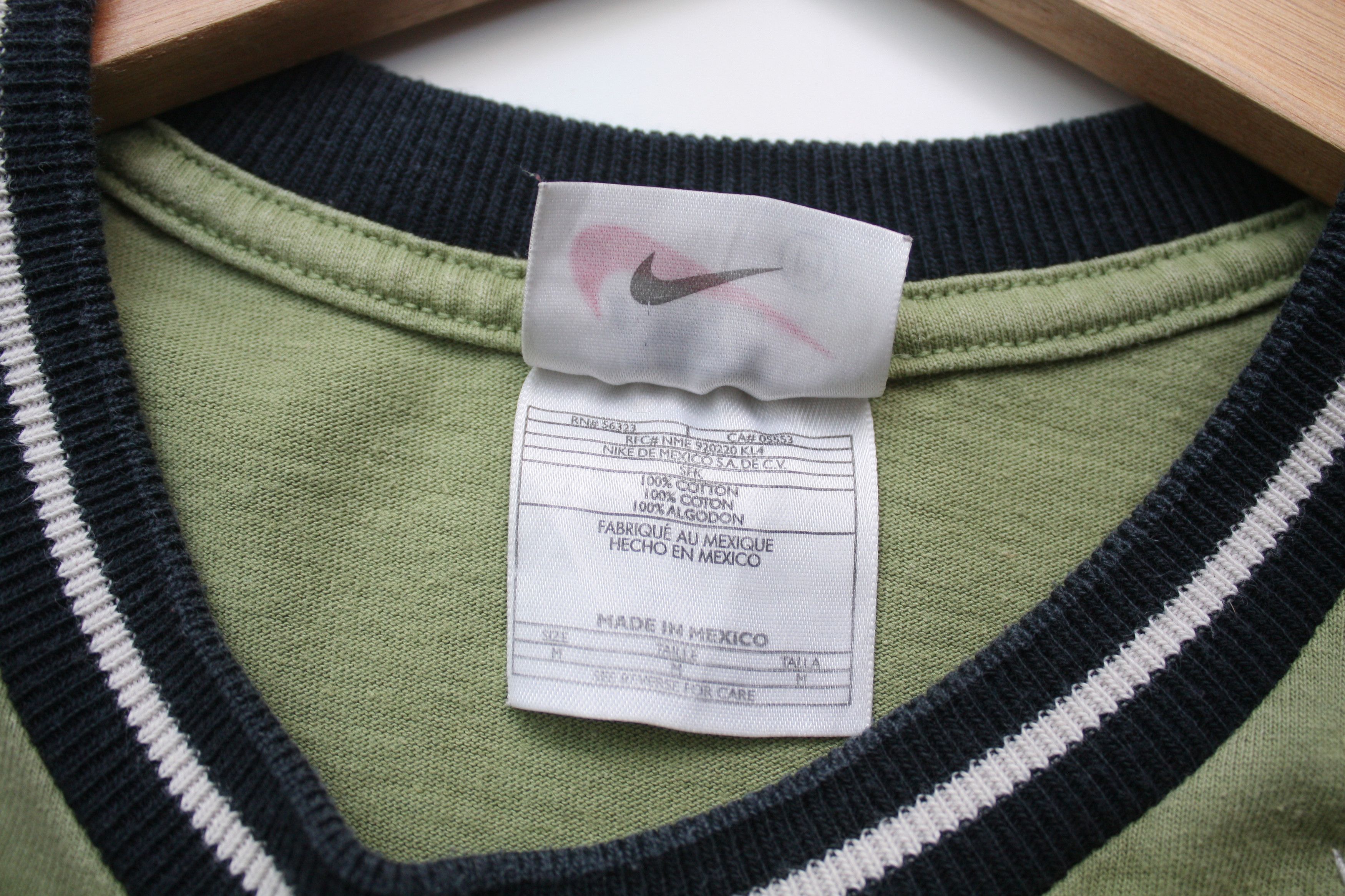 Nike Nike Vintage Green Swoosh Logo T-Shirt Medium Men's Size US M / EU 48-50 / 2 - 6 Thumbnail