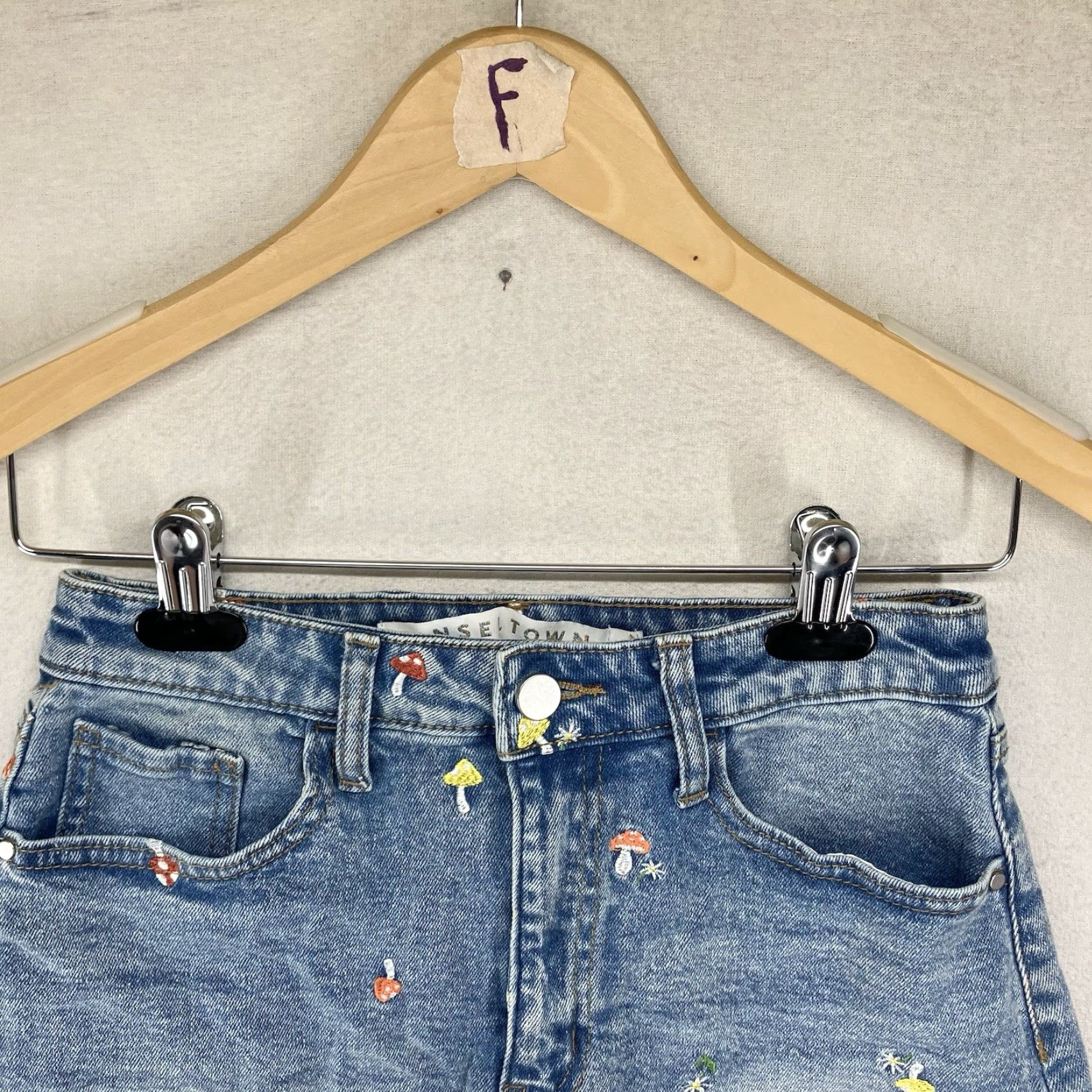 Vintage VINTAGE Tinseltown Juniors High Rise Denim Shorts 5 Embroidered Mushrooms Y2K Festival Womens Size 27" / US 4 / IT 40 - 6 Thumbnail