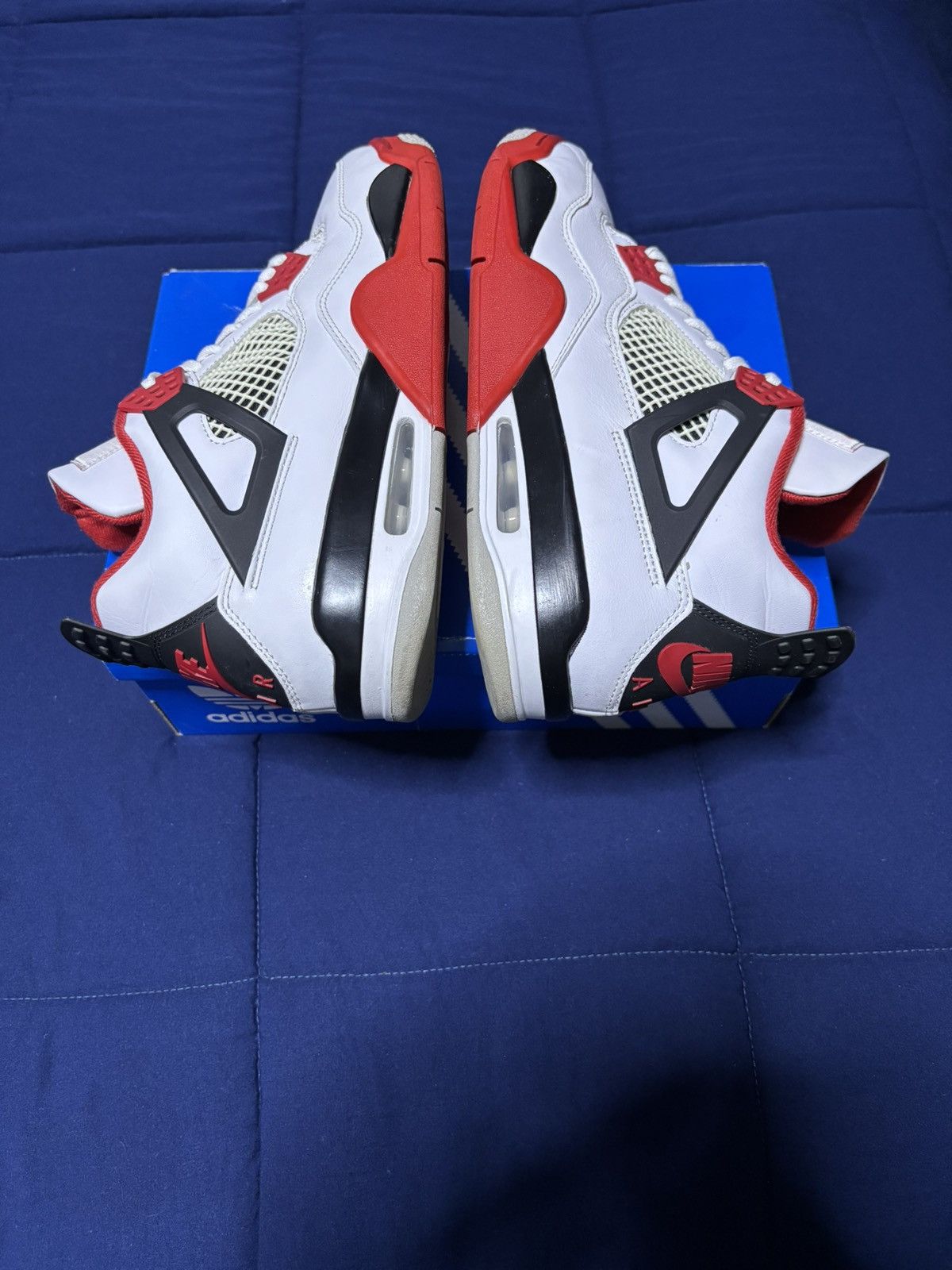 Jordan Brand Jordan 4 Retro OG Fire Red 2020 Size 10.5 Size US 10.5 / EU 43-44 - 3 Thumbnail