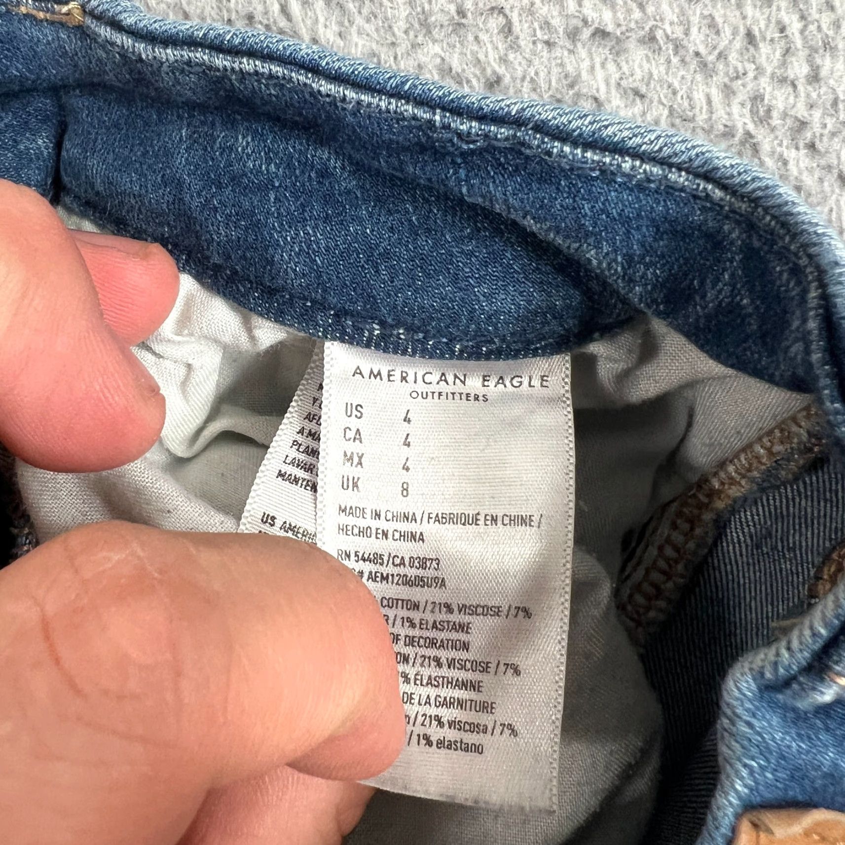 American Eagle Outfitters VINTAGE American Eagle Women’s Shorts Casual Denim High Rise Stretch Distressed 4-Inch Inseam Size 27" / US 4 / IT 40 - 6 Thumbnail