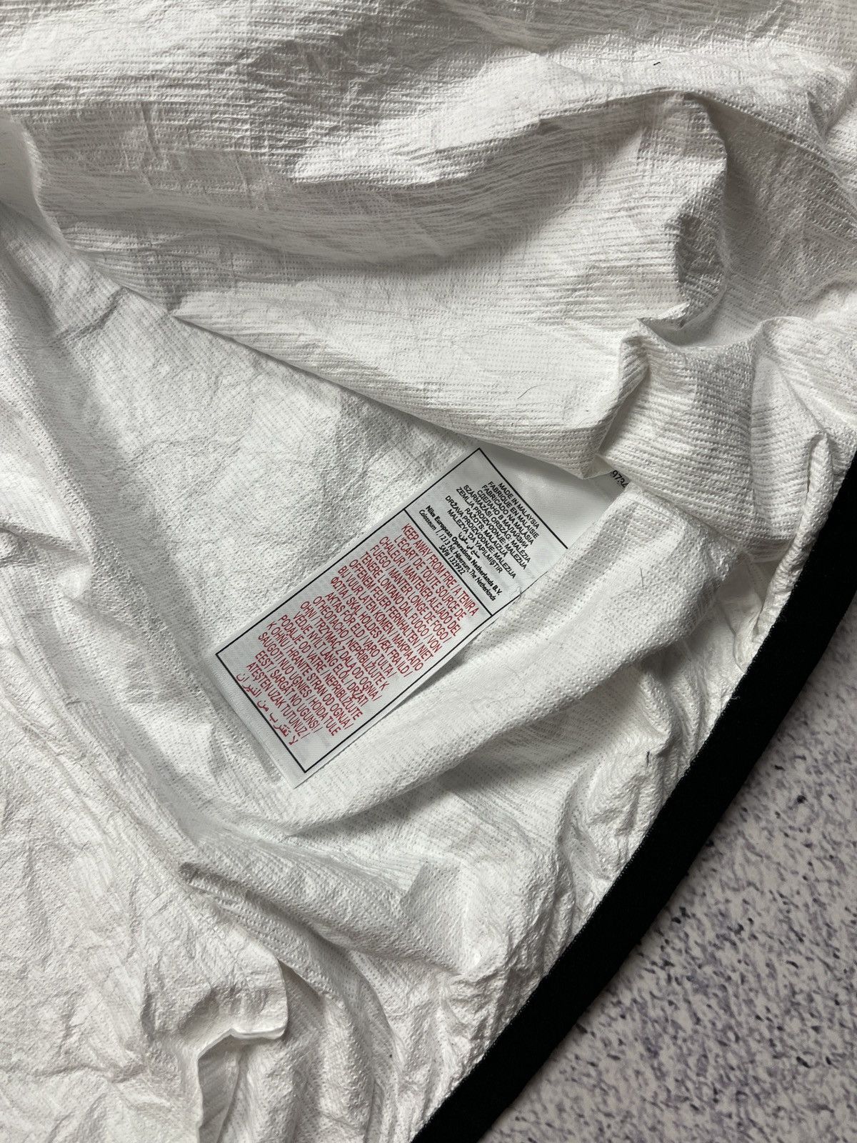 Nike × Vintage Vintage Nike Lightweight White Swoosh Nylon Packable Jacket Size US M / EU 48-50 / 2 - 13 Thumbnail