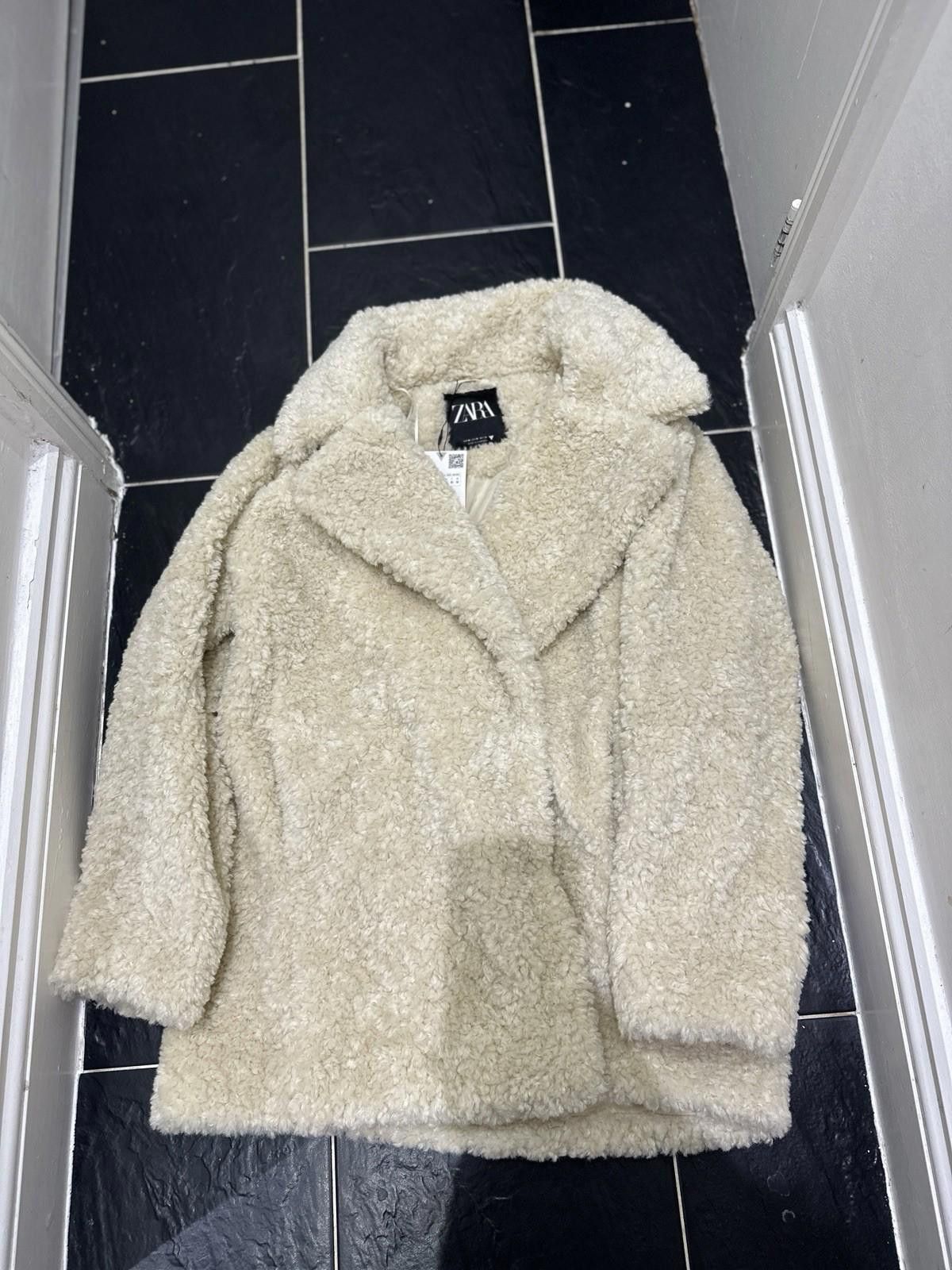 Zara ZARA Teddy bear Faux Fur coat BNWT Size M / US 6-8 / IT 42-44 - 4 Thumbnail
