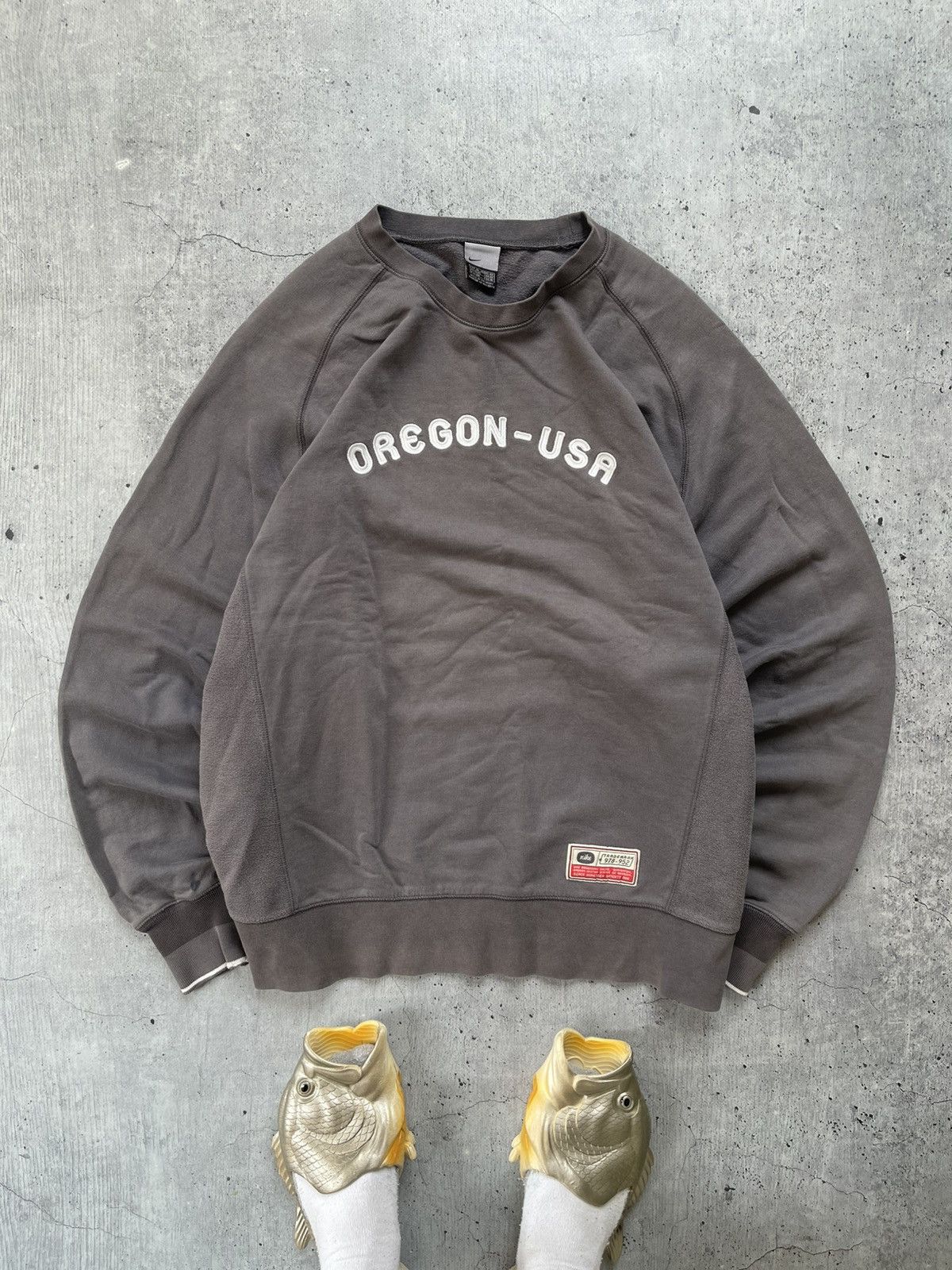 Nike × Vintage 🇺🇸 NIKE OREGON USA RETRO SWOOSH LOGO Y2K 90’s CREWNECK Size US XL / EU 56 / 4 - 1 Thumbnail