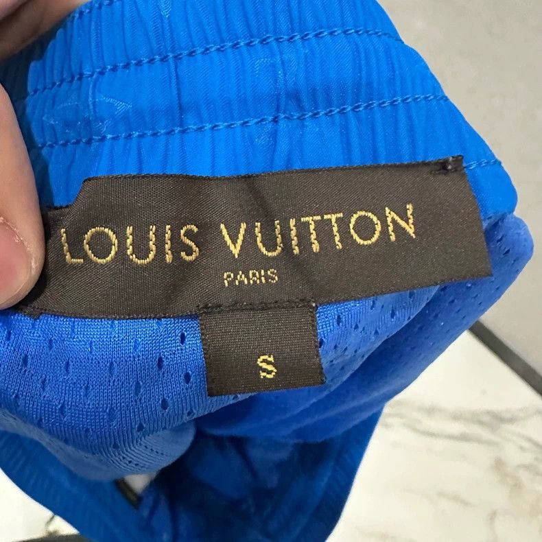 Louis Vuitton Louis Vuitton size s Dark full print shorts Size US 28 / EU 44 - 5 Thumbnail