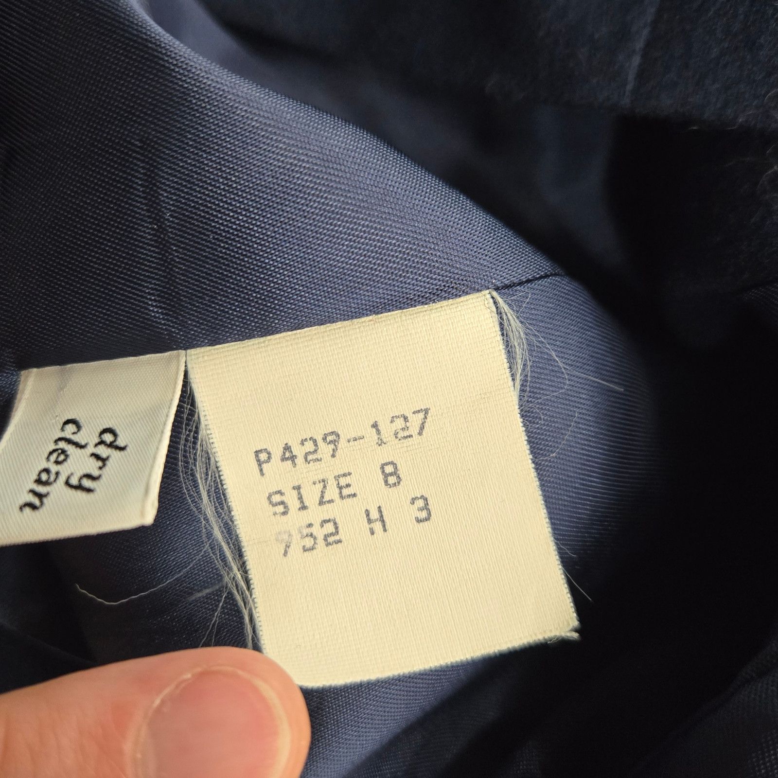 Pendleton 1980s Pendleton Petite Navy Wool Blazer Made USA Size 6P Size M / US 6-8 / IT 42-44 - 10 Thumbnail