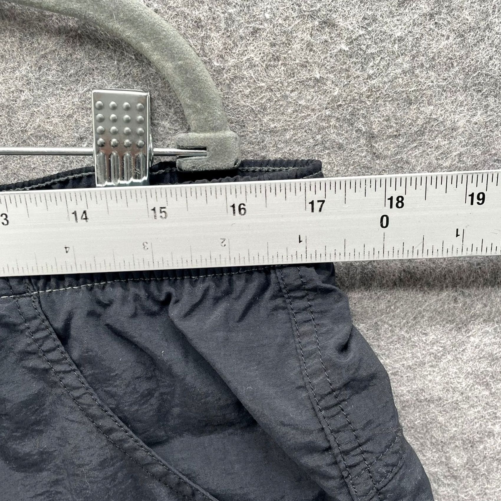 Vintage Columbia Sandy River Shorts Womens M Gray Nylon Hiking Pull On Zip Pocket Size 32" / US 10 / IT 46 - 3 Thumbnail
