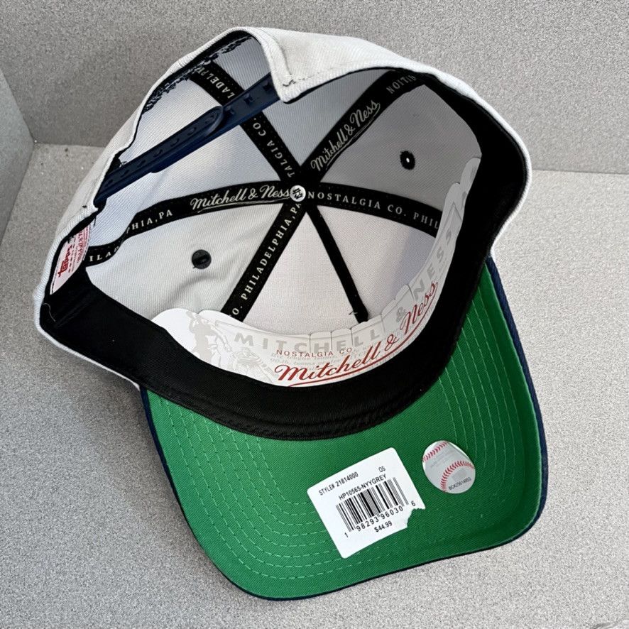 Mitchell & Ness New York NY Yankees Topps Mitchell Ness A Frame Snapback Hat Size ONE SIZE - 6 Thumbnail