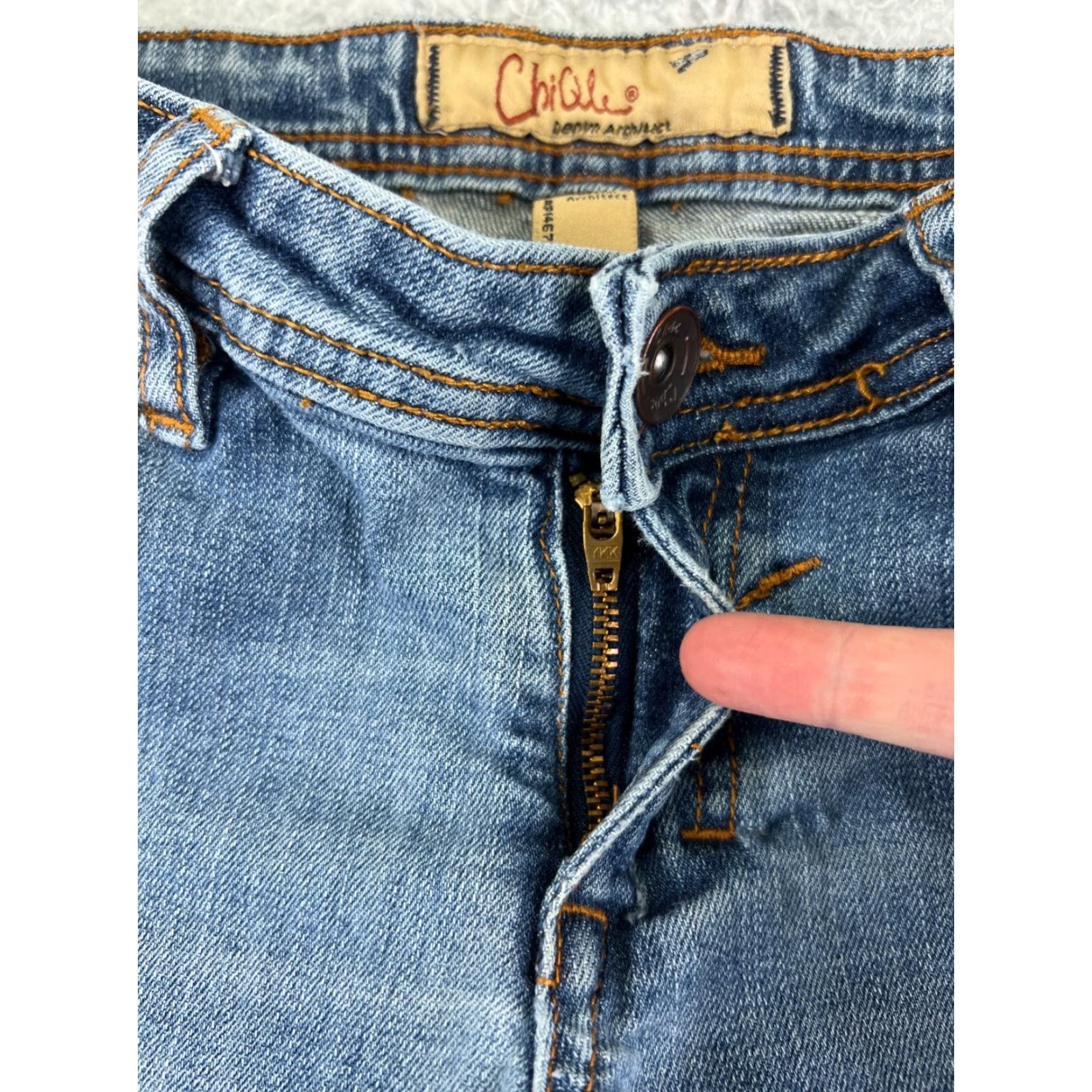 Denime Chiqle Jeans Womens 7 Blue Denim Distressed Flared 26x31 5-Pocket Zip Embroidered Zipper Button Regular 31 Inseam" Size 28" / US 6 / IT 42 - 5 Thumbnail