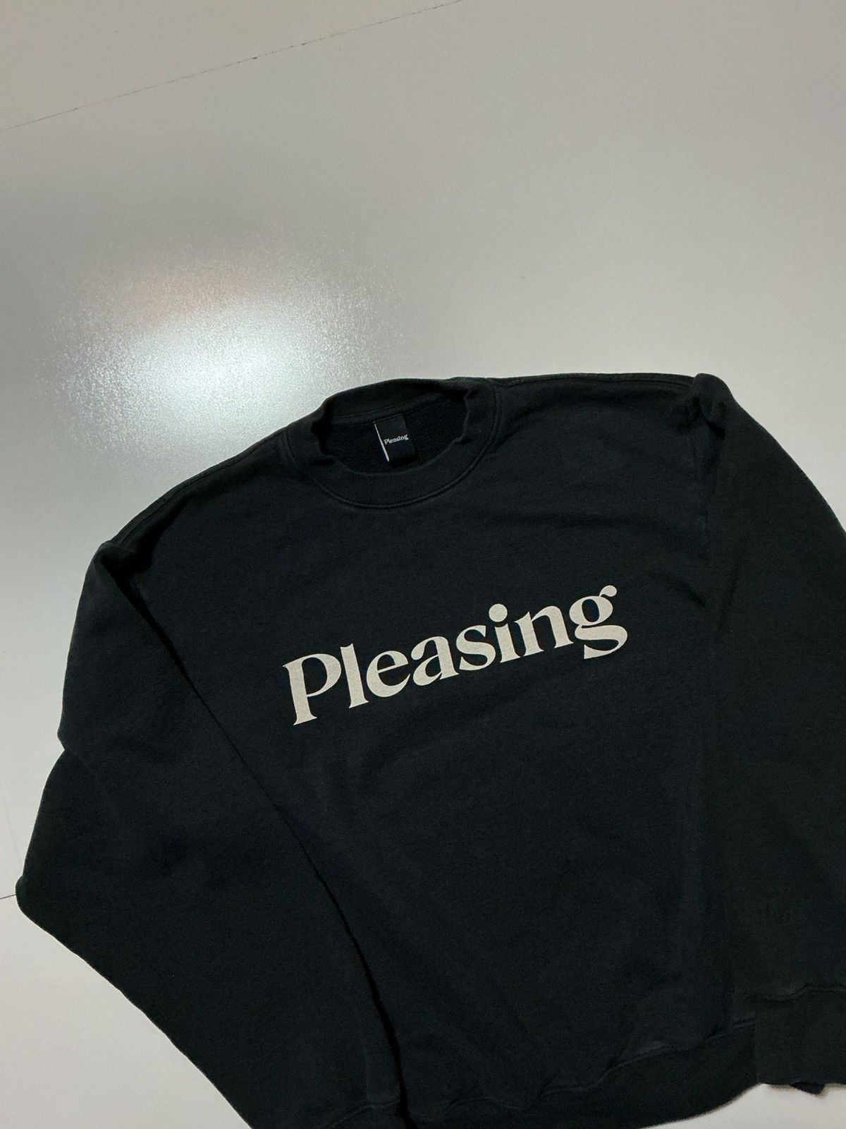Other Harry Styles Pleasing Black Official Pullover Sweatshirt Size US S / EU 44-46 / 1 - 3 Thumbnail