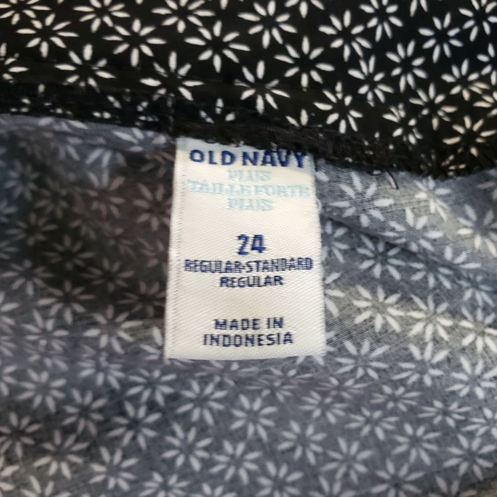 Old Navy Old Navy Womens Pull On Shorts Sz 24 Black White Floral Rayon High Rise - Casual Plus Size 24 Womens Shorts Floral Pattern Low Inseam 7" Size 42" / US 20 - 3 Thumbnail