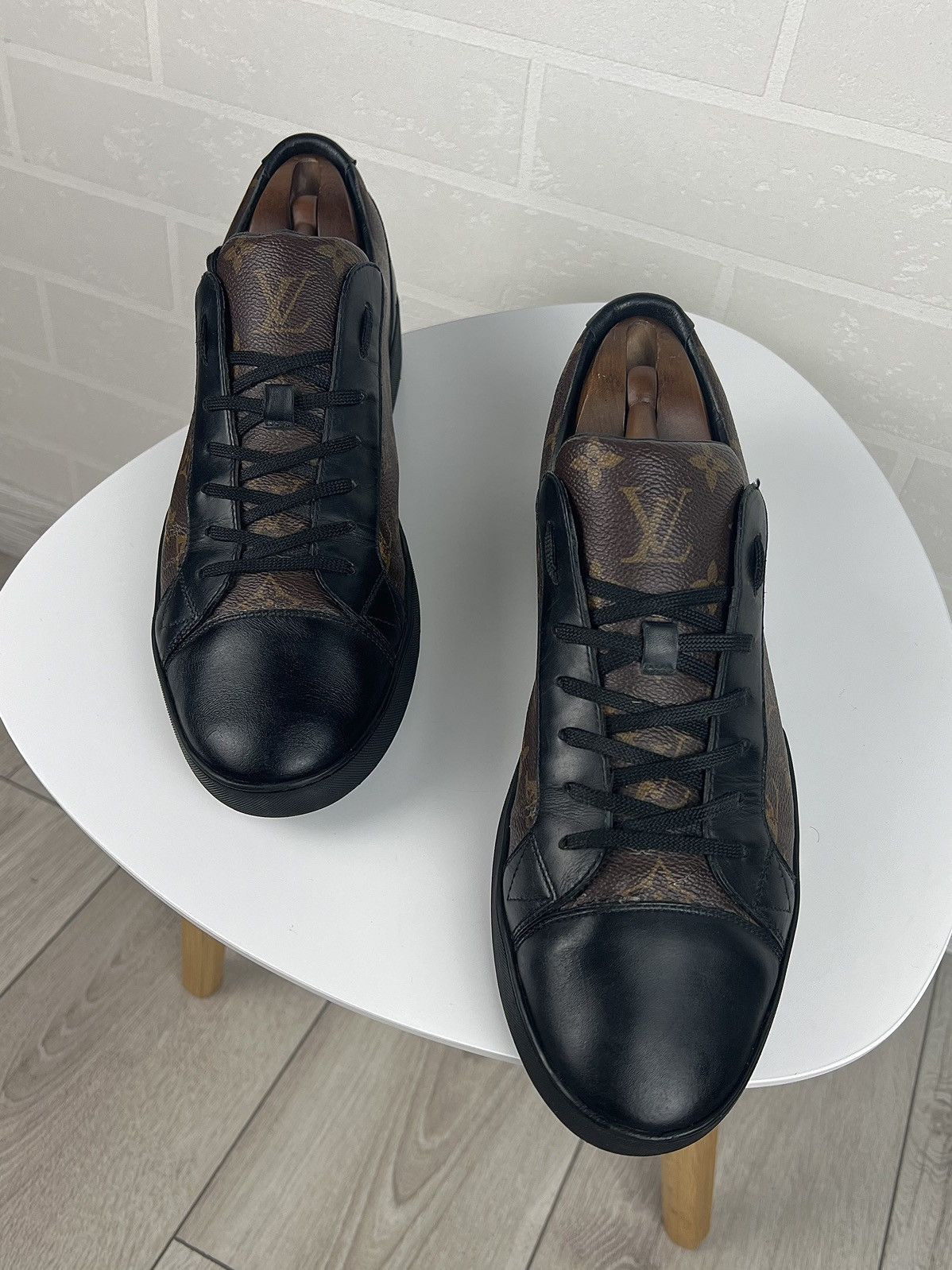 Louis Vuitton LOUIS VUITTON Sneakers Leather LV Monogram Canvas Logo Men’s Size US 11 / EU 44 - 9 Thumbnail