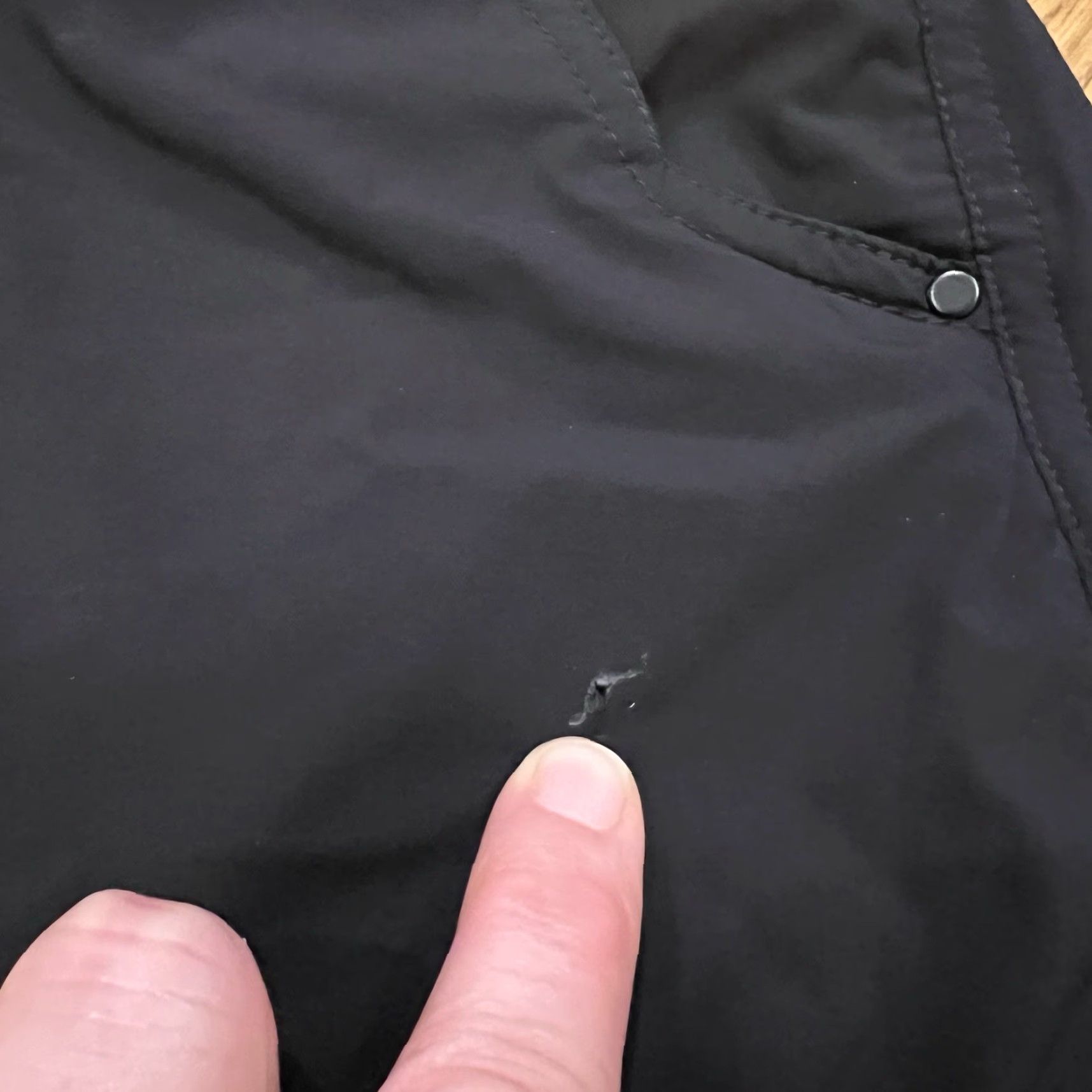 Lululemon Lululemon Athletica Men’s Kahuna Black Performance Loose Shorts LM7219S 32 Inseam 11 5-Pocket Chino Logo Size US 32 / EU 48 - 4 Thumbnail