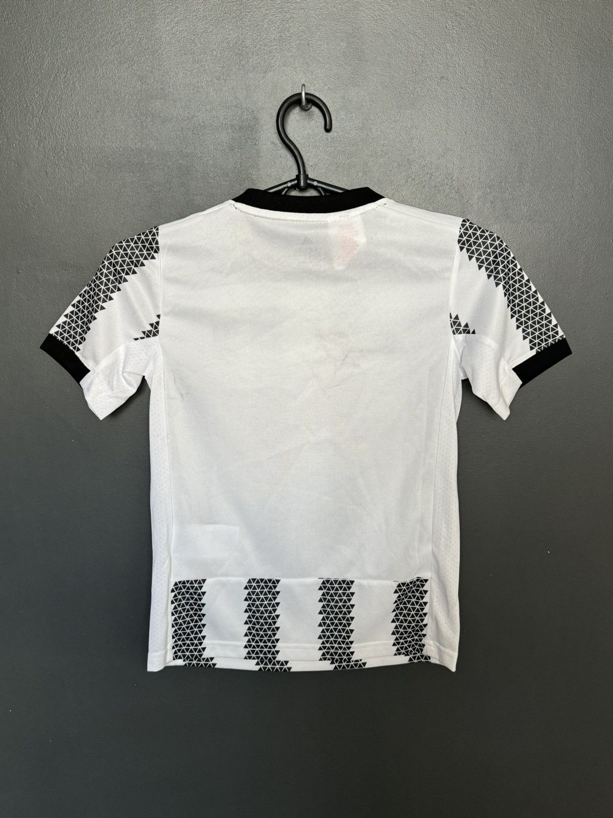 Adidas KIDS New Juventus 22/23 Home Football Jersey T-Shirt Size US XS / EU 42 / 0 - 2 Thumbnail