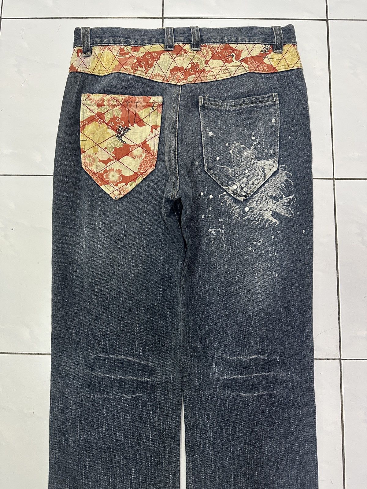 Japanese Brand × Vintage Vintage Japanese Souvenir Fish Koi Jeans Size US 31 - 4 Thumbnail