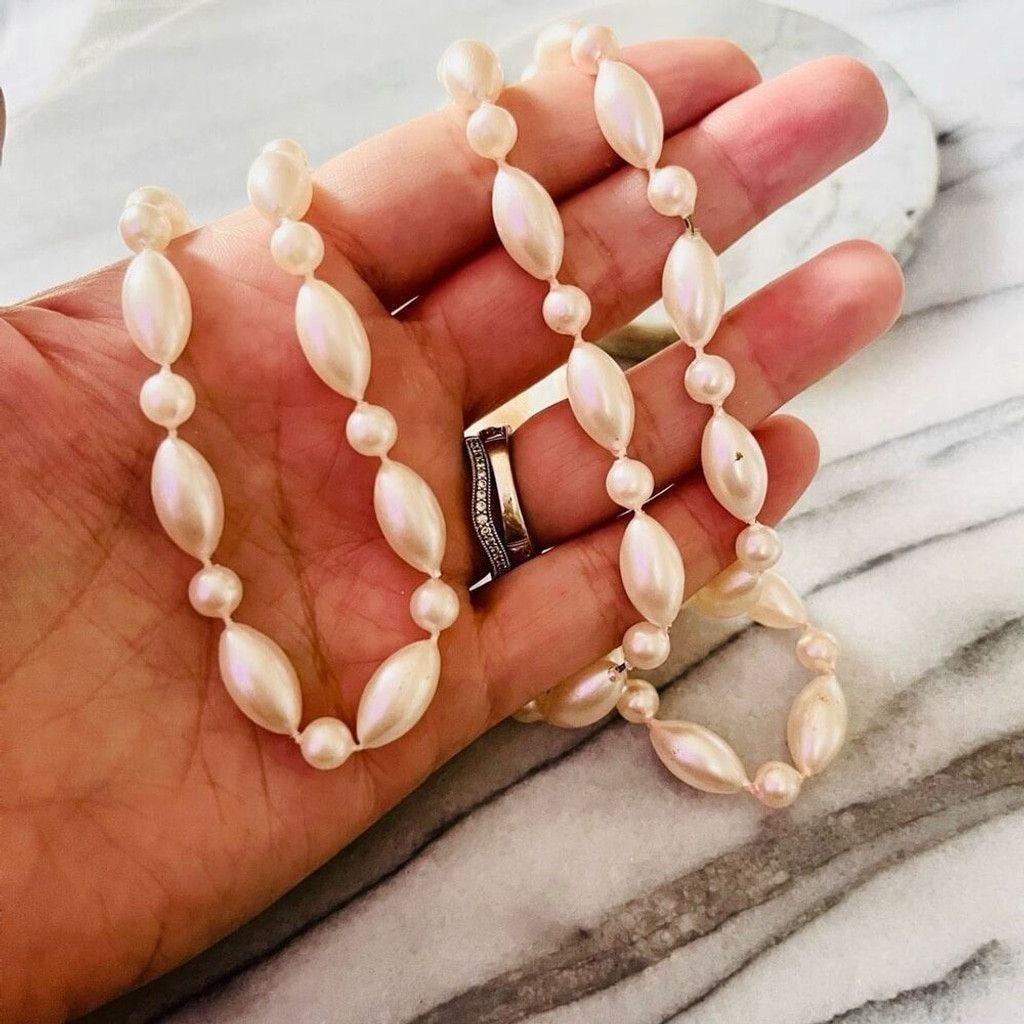 Vintage Vintage Pale Pink Faux Pearl Necklace Acrylic Beaded Size ONE SIZE - 4 Thumbnail